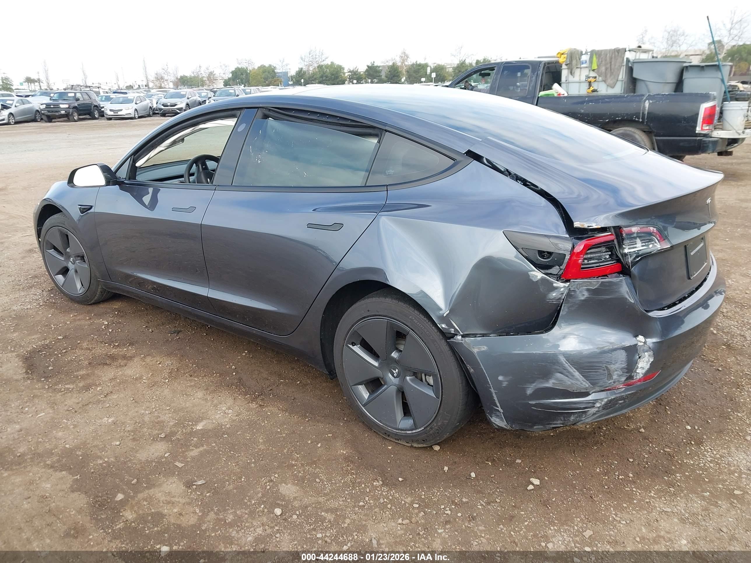 TESLA MODEL image 3