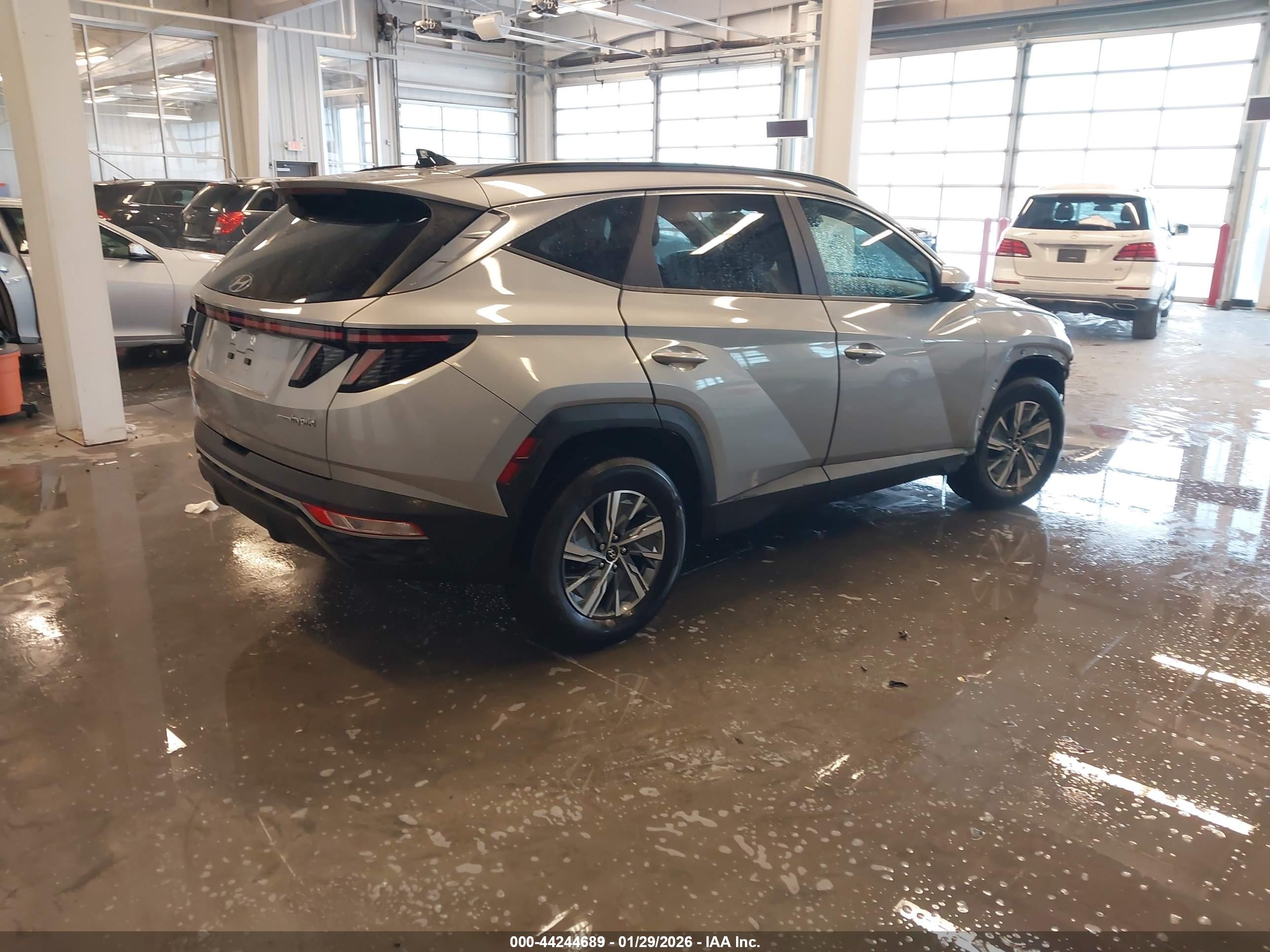 HYUNDAI TUCSON image 4
