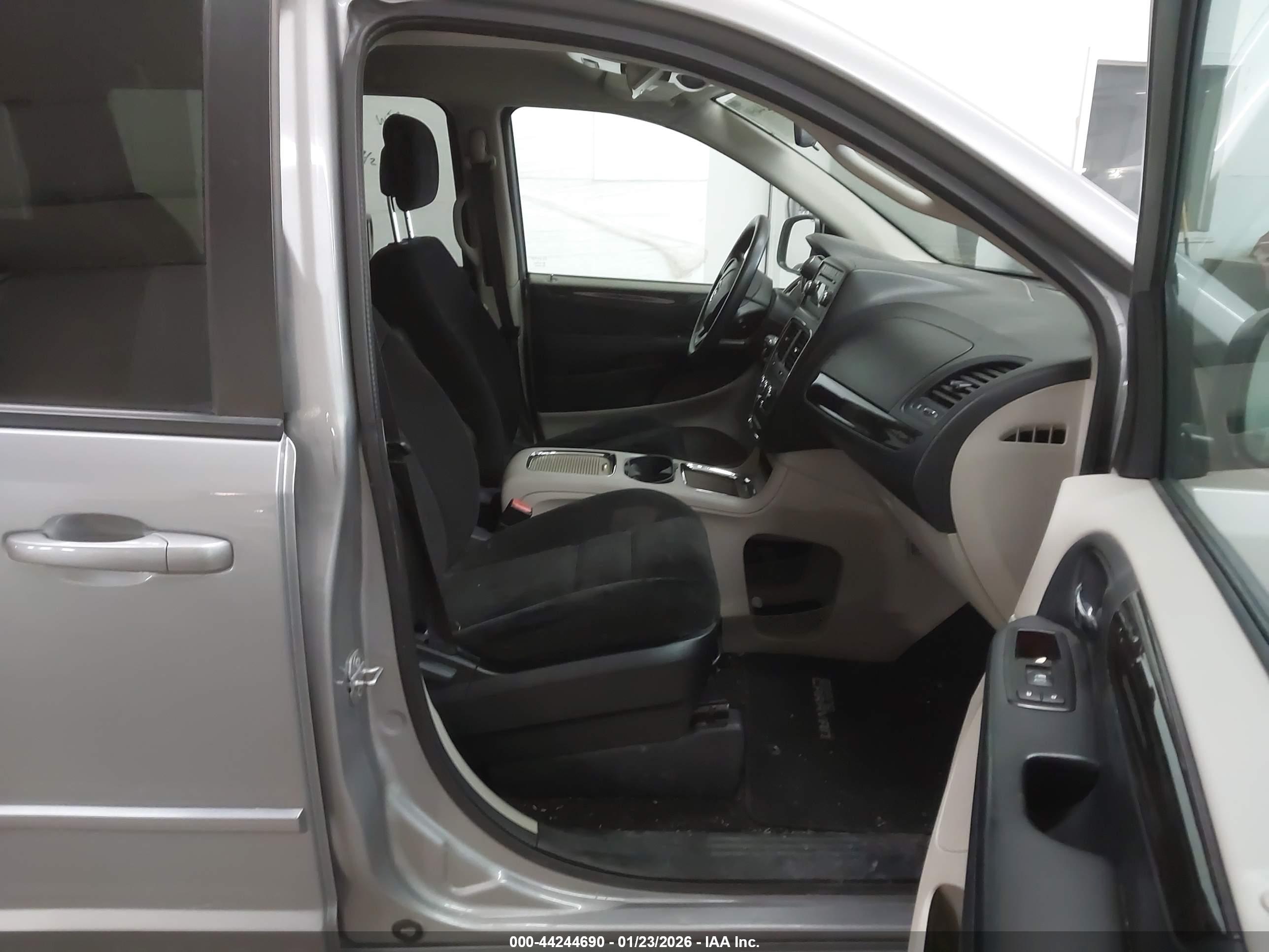 DODGE GRAND image 5