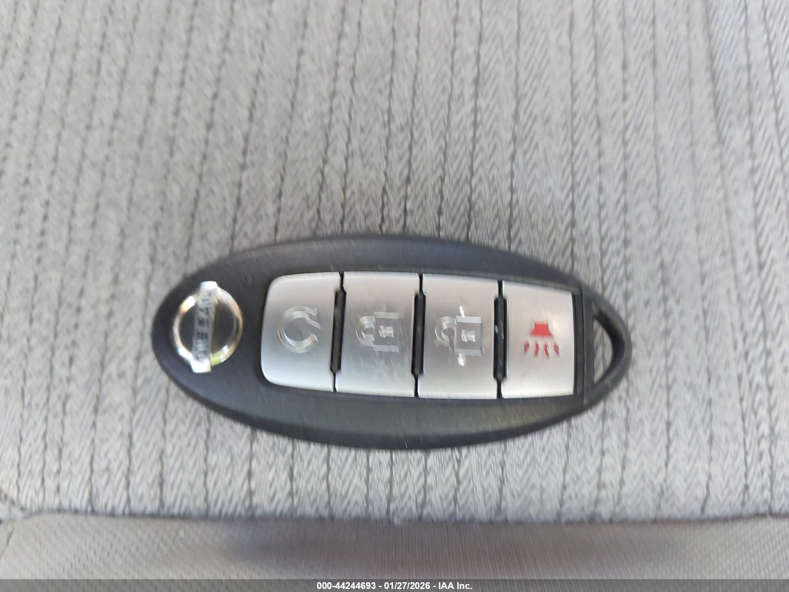 NISSAN ROGUE image 11