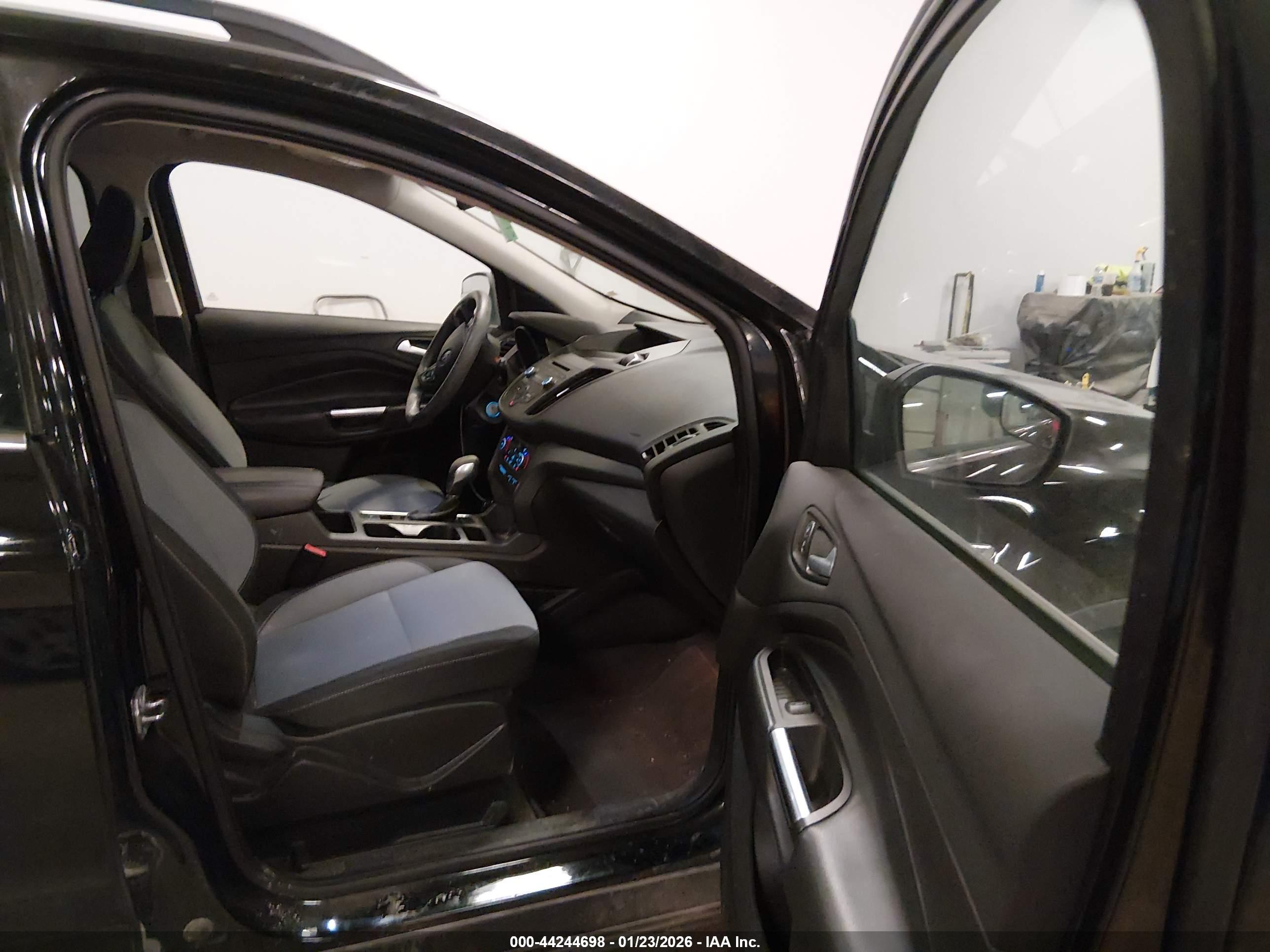 FORD ESCAPE image 5