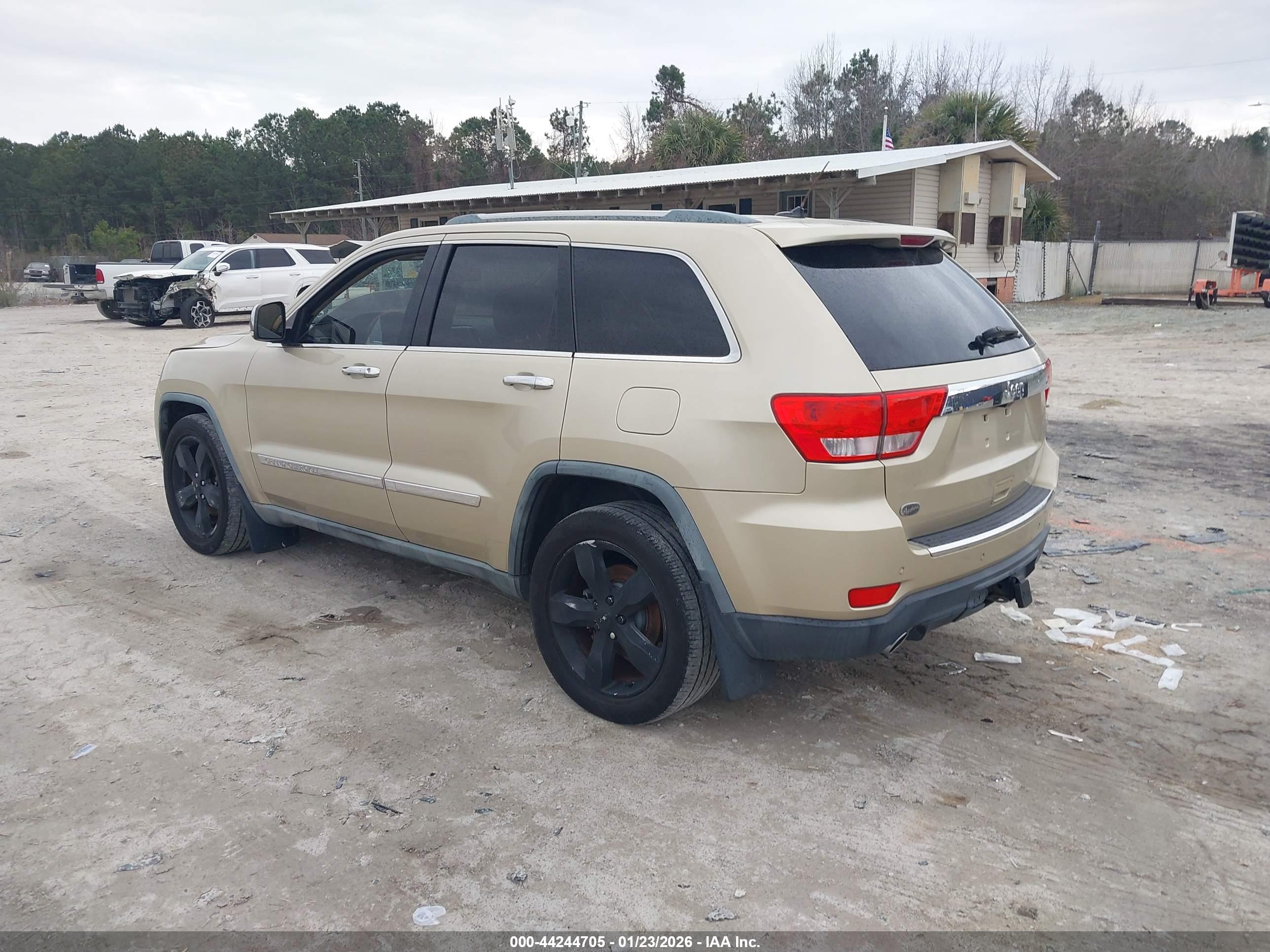 JEEP GRAND image 3