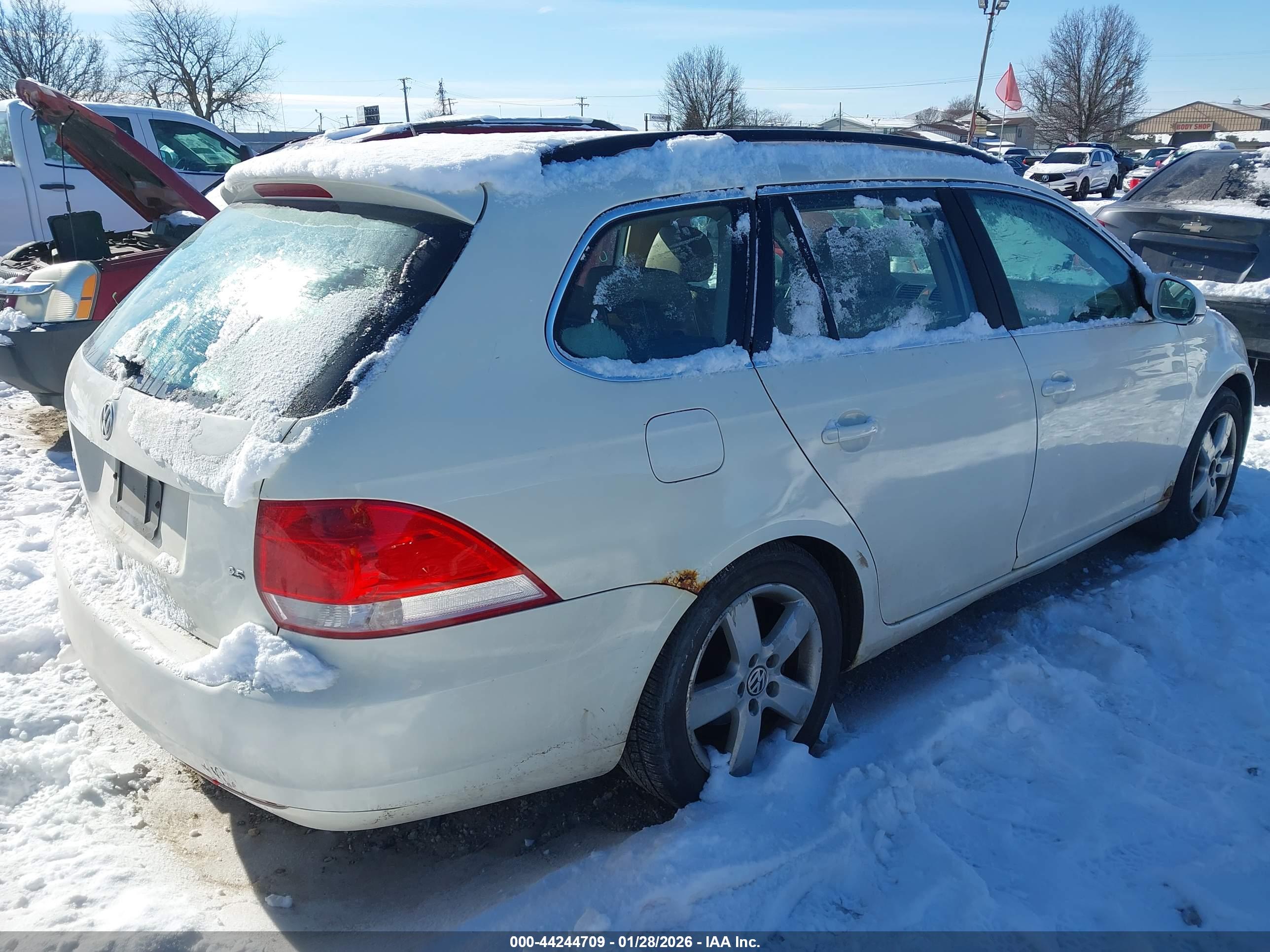 VOLKSWAGEN JETTA image 4