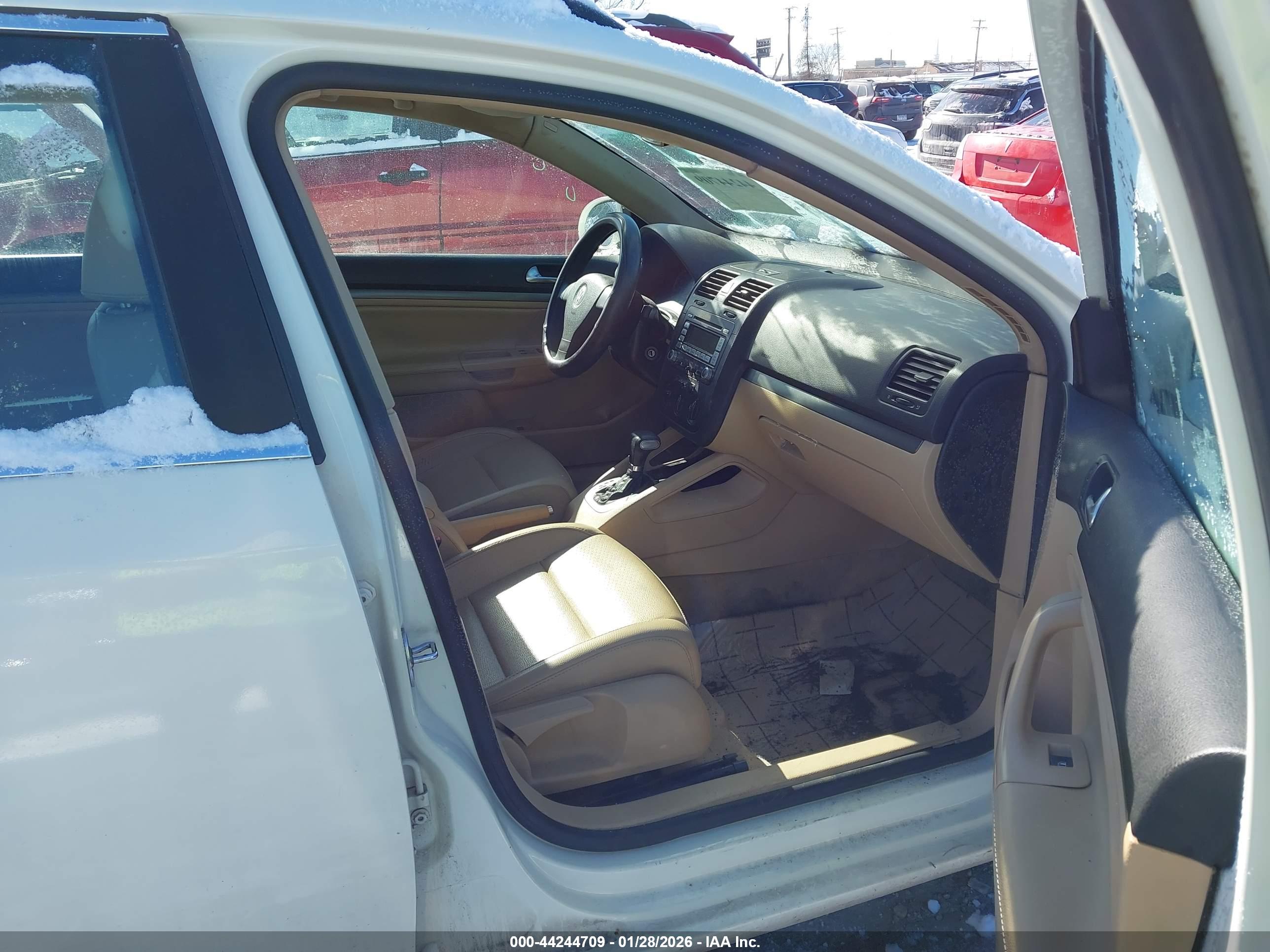 VOLKSWAGEN JETTA image 5