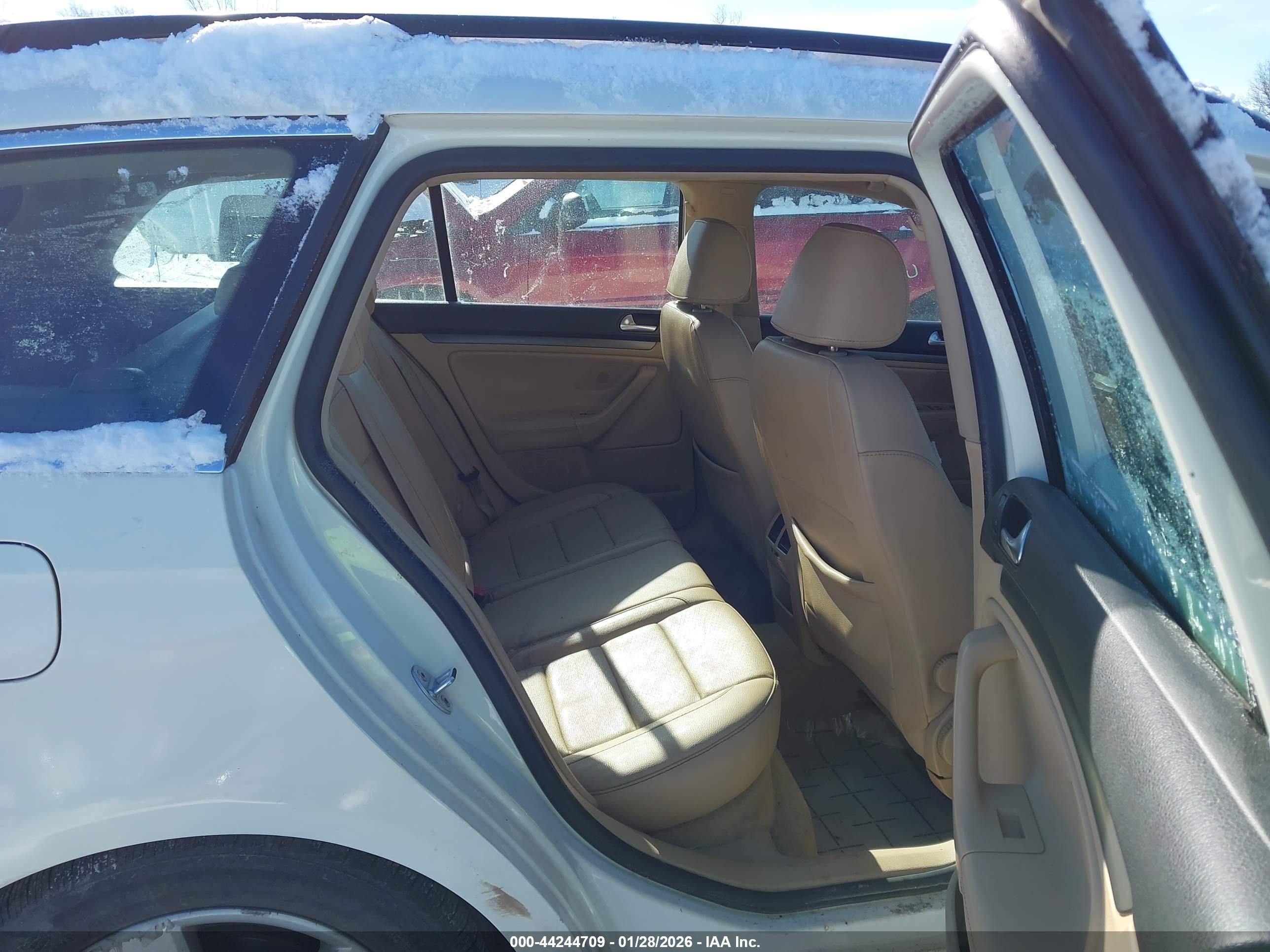 VOLKSWAGEN JETTA image 8