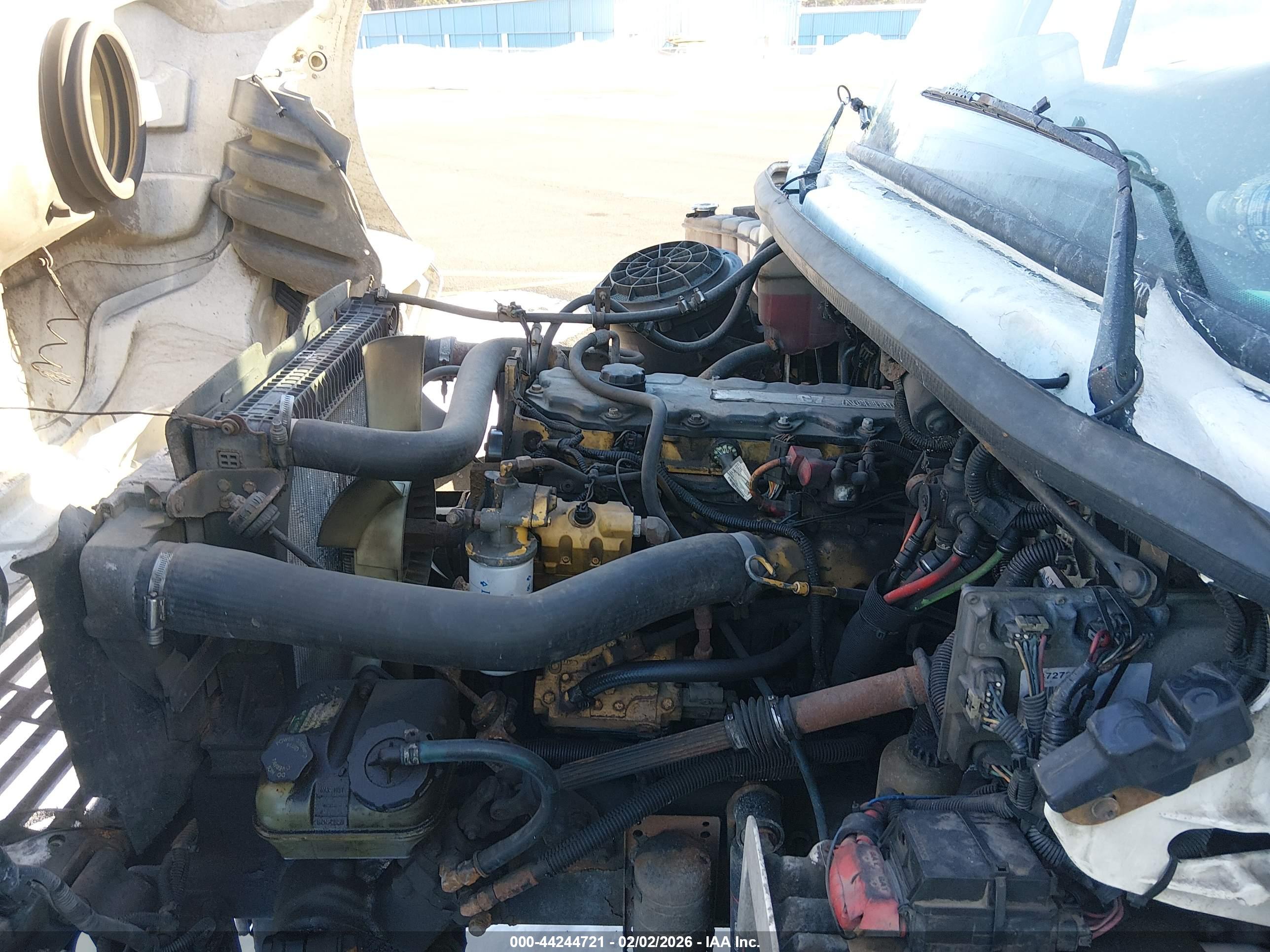 FREIGHTLINER M2 image 10
