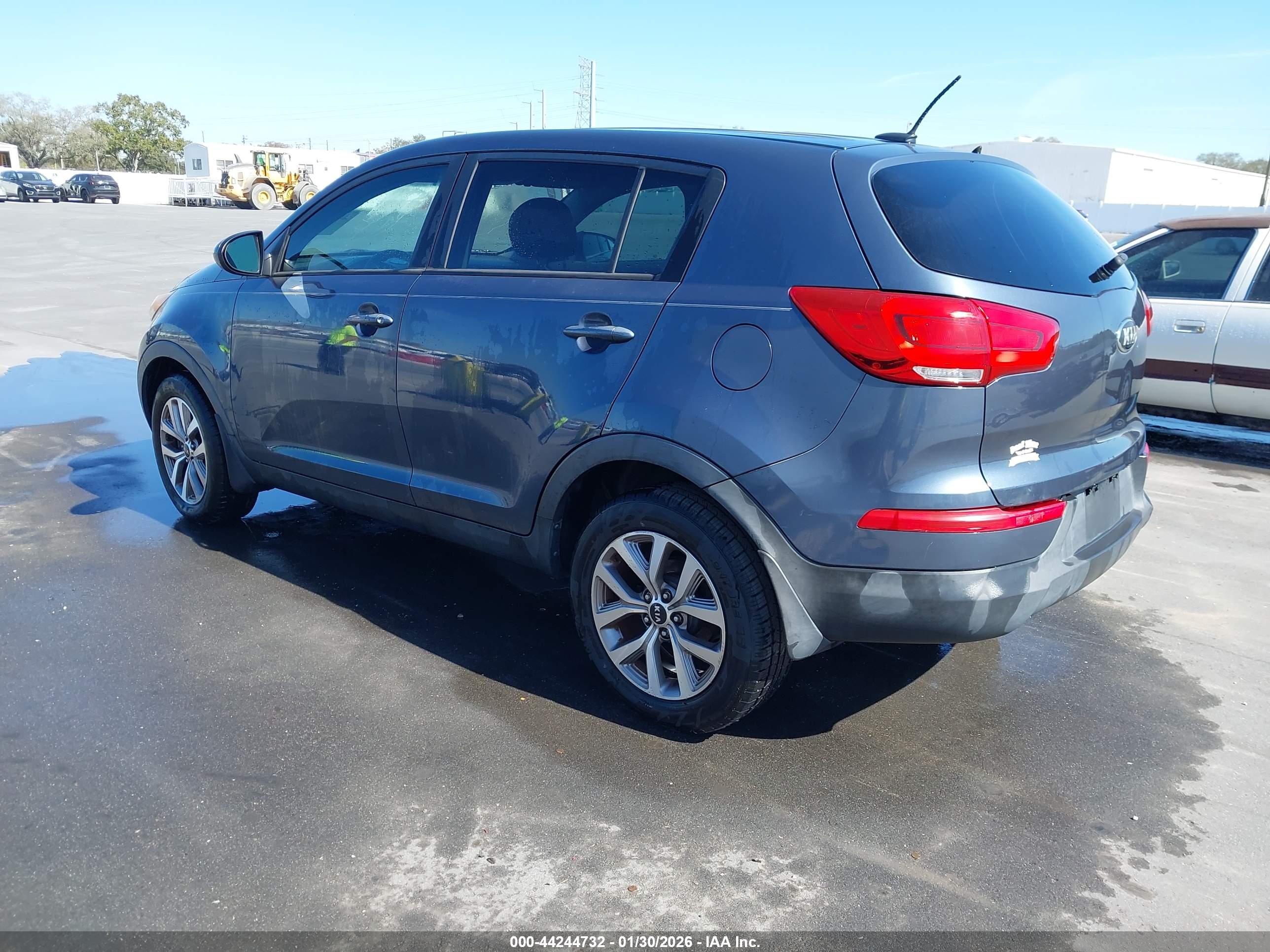 KIA SPORTAGE image 3