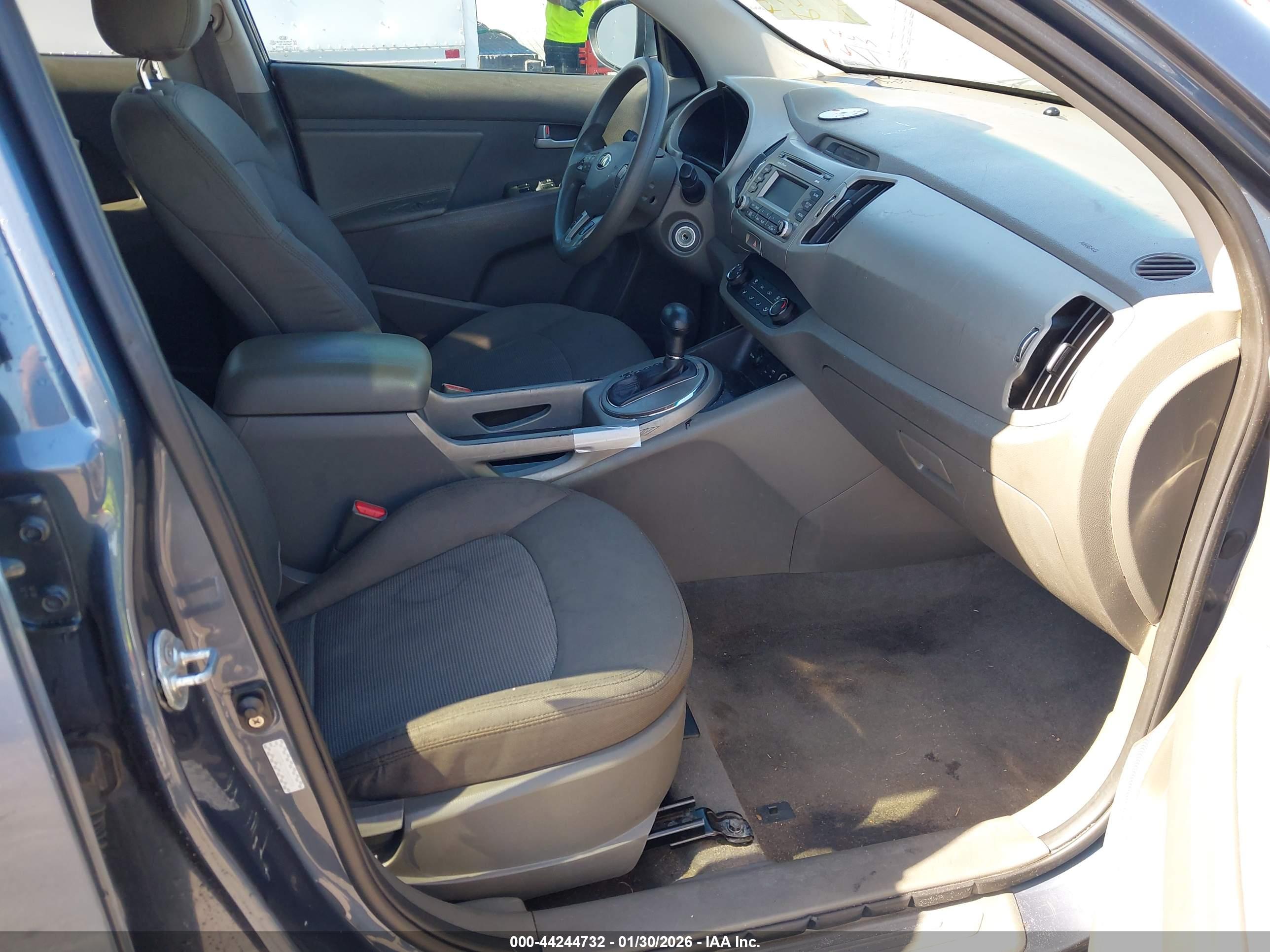 KIA SPORTAGE image 5
