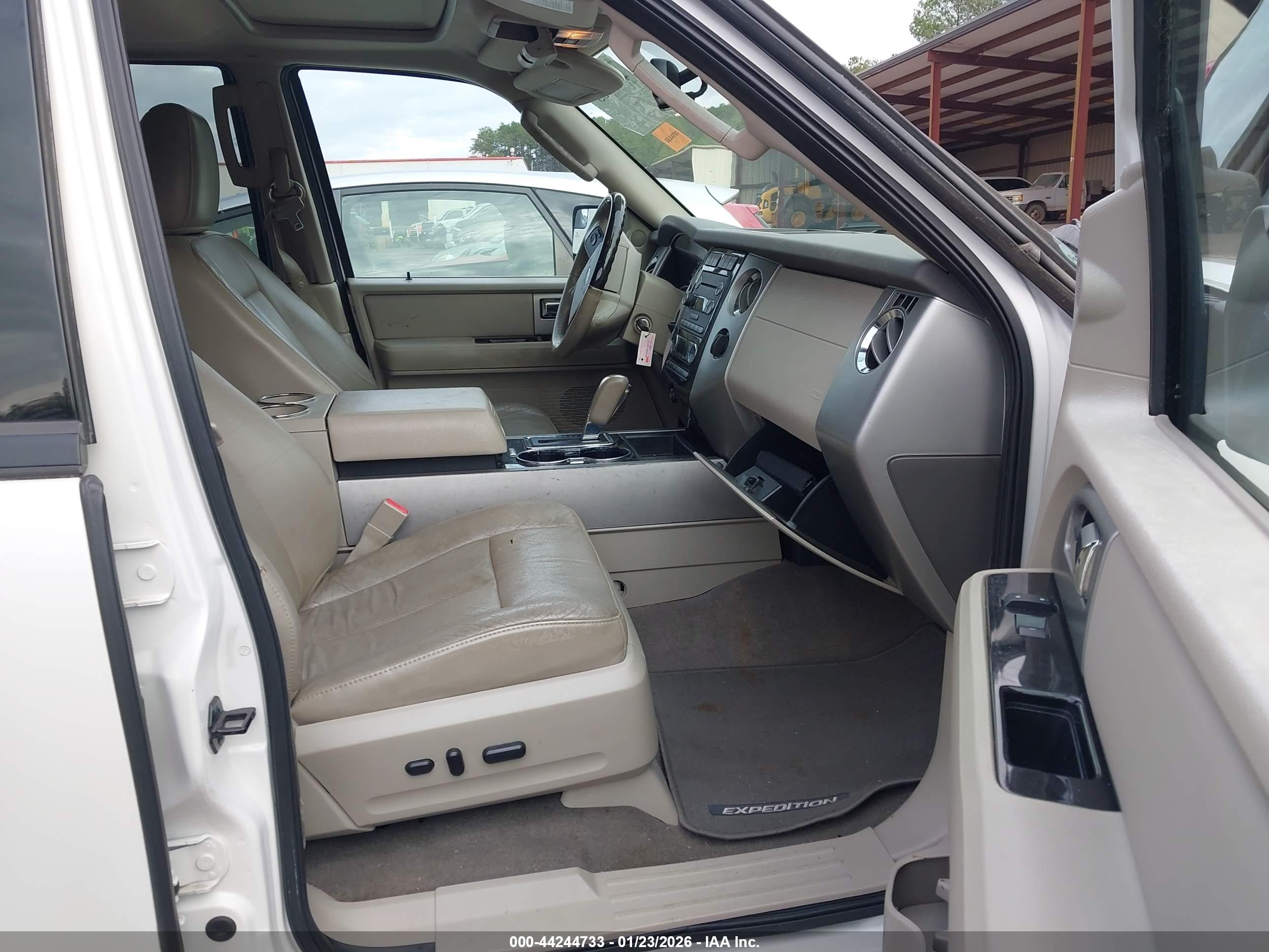FORD EXPEDITION image 5