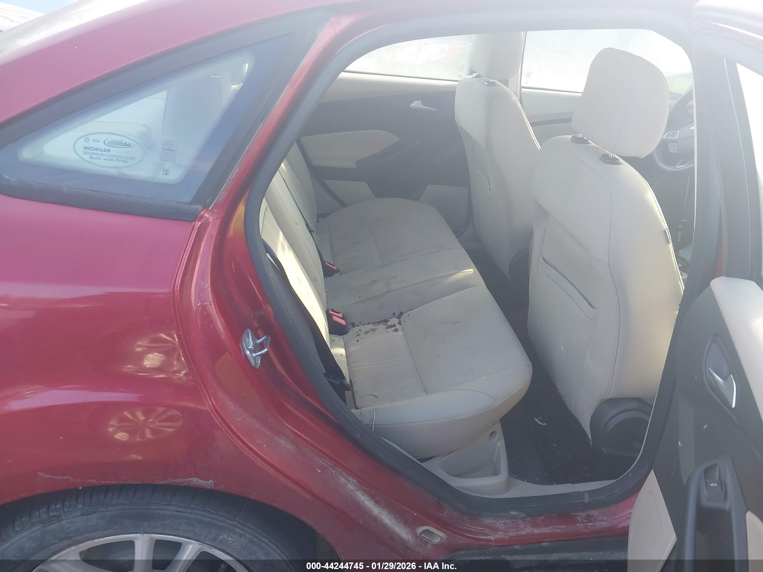 FORD FOCUS image 8
