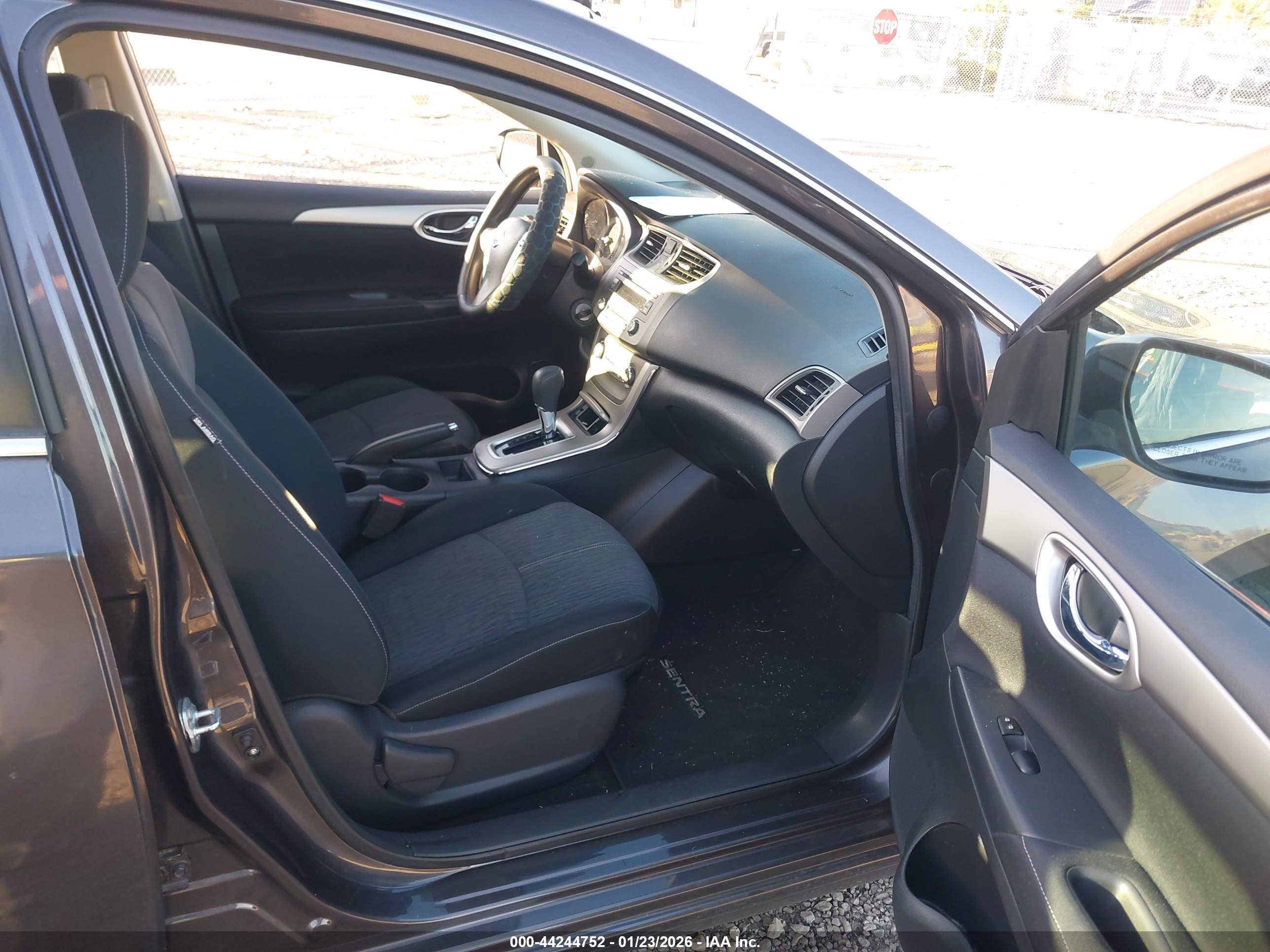 NISSAN SENTRA image 5