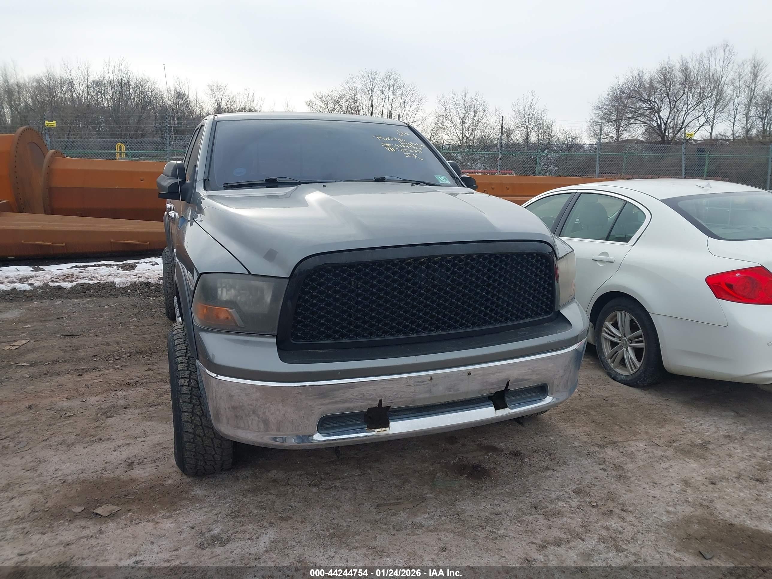DODGE RAM image 6