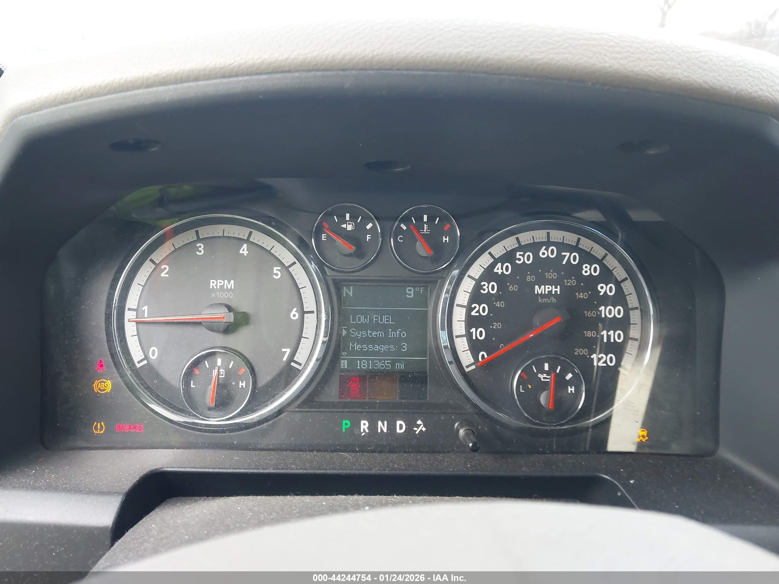 DODGE RAM image 7