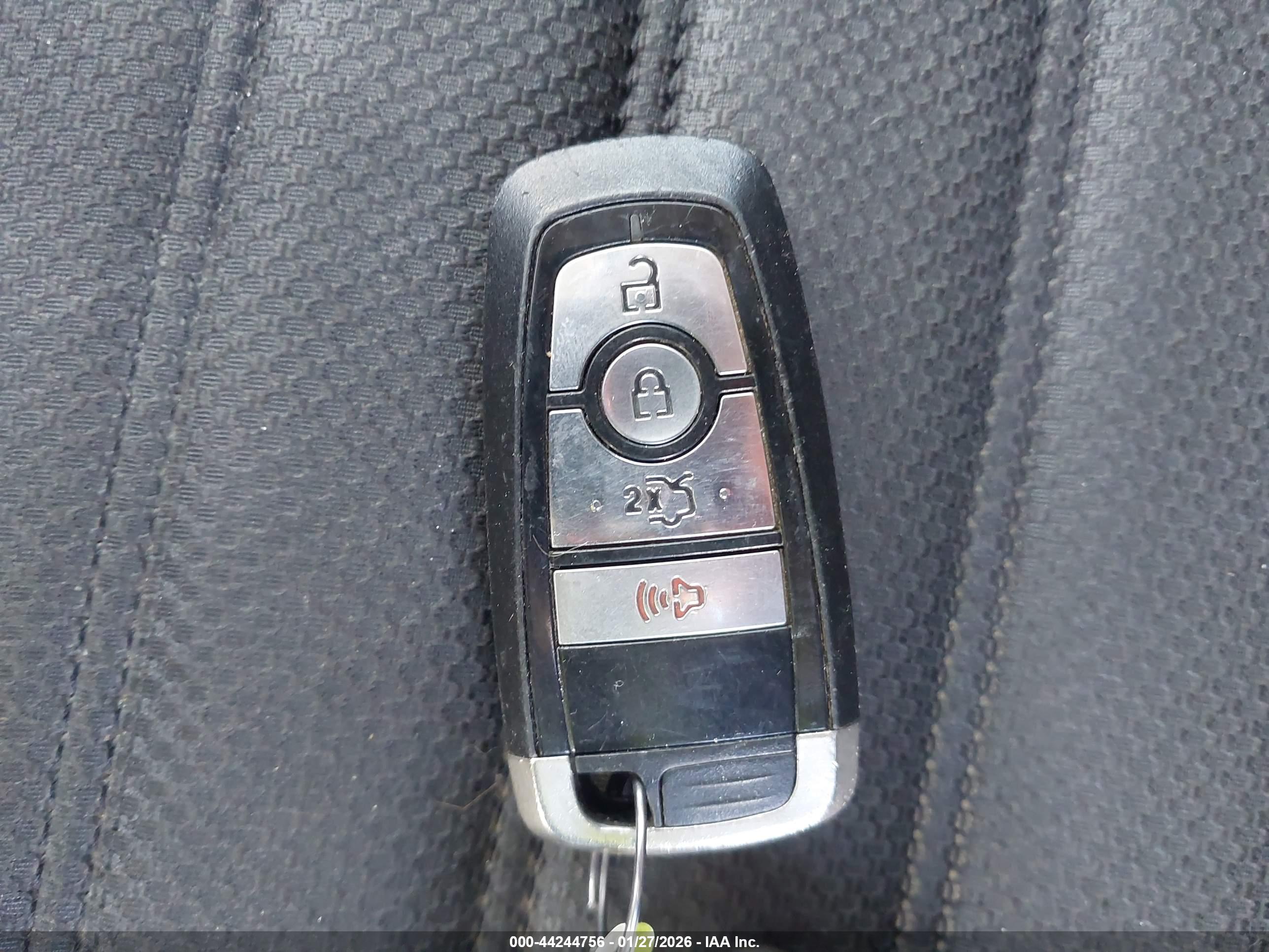 FORD FUSION image 11