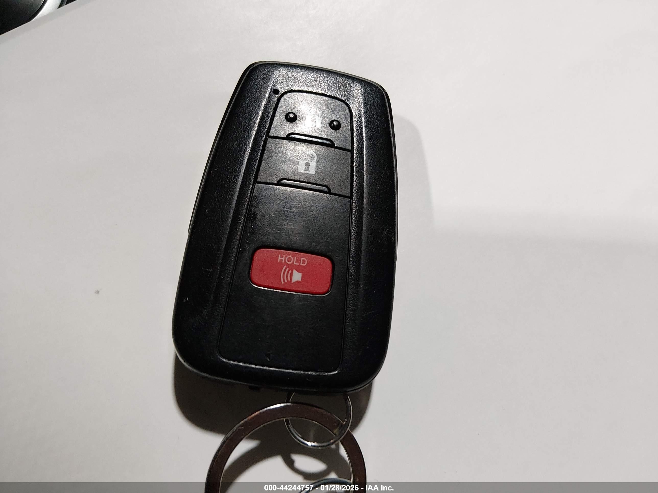 TOYOTA RAV4 image 11