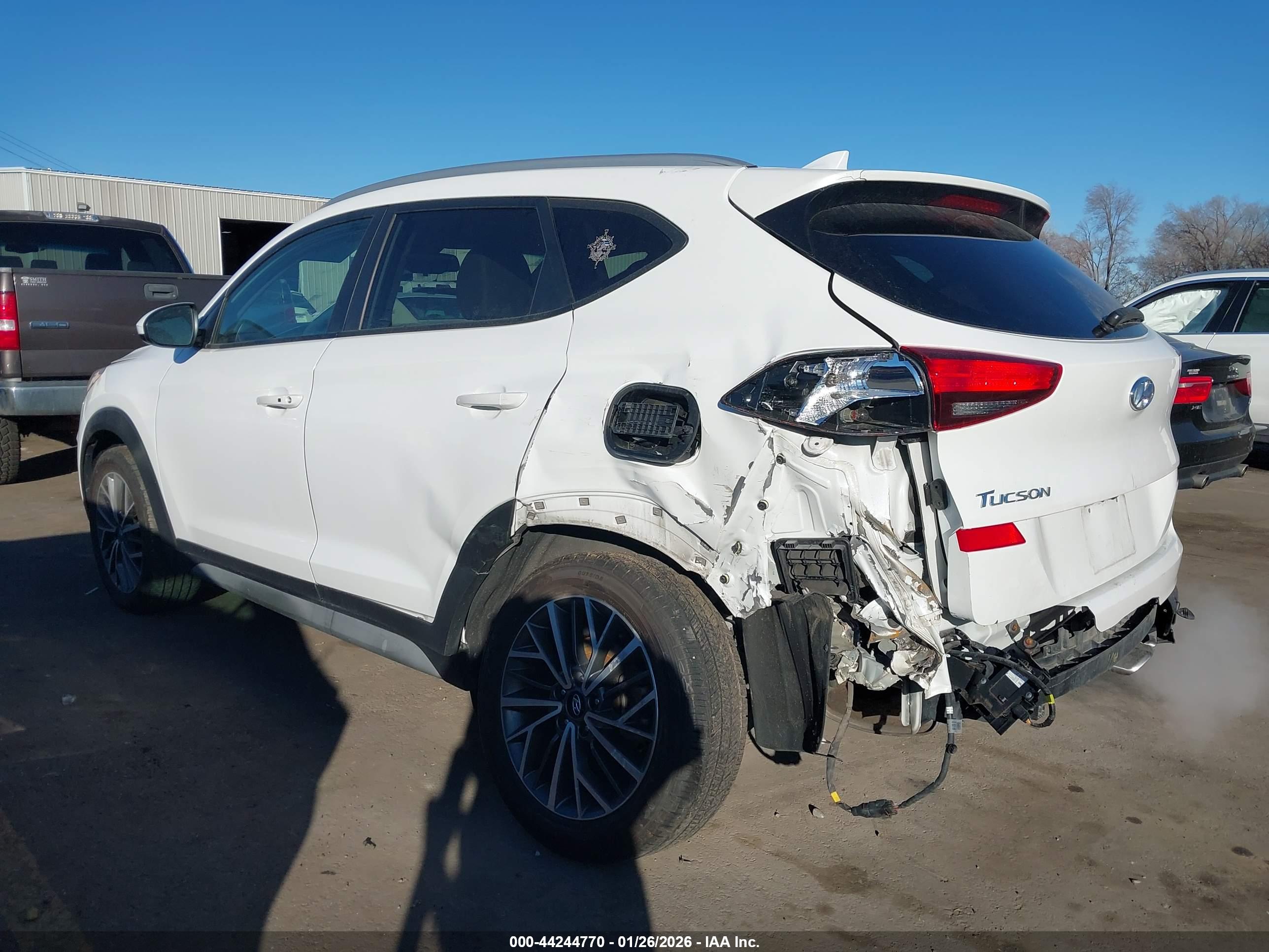 HYUNDAI TUCSON image 3