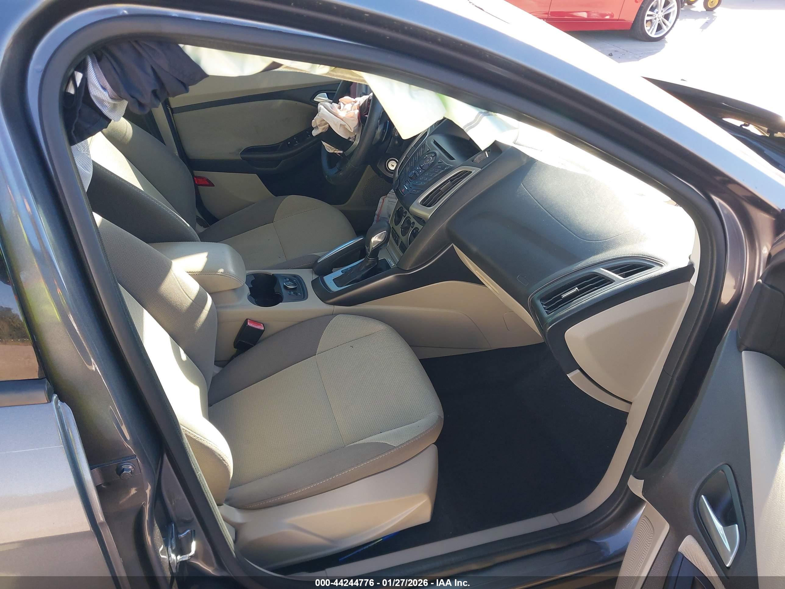 FORD FOCUS image 5