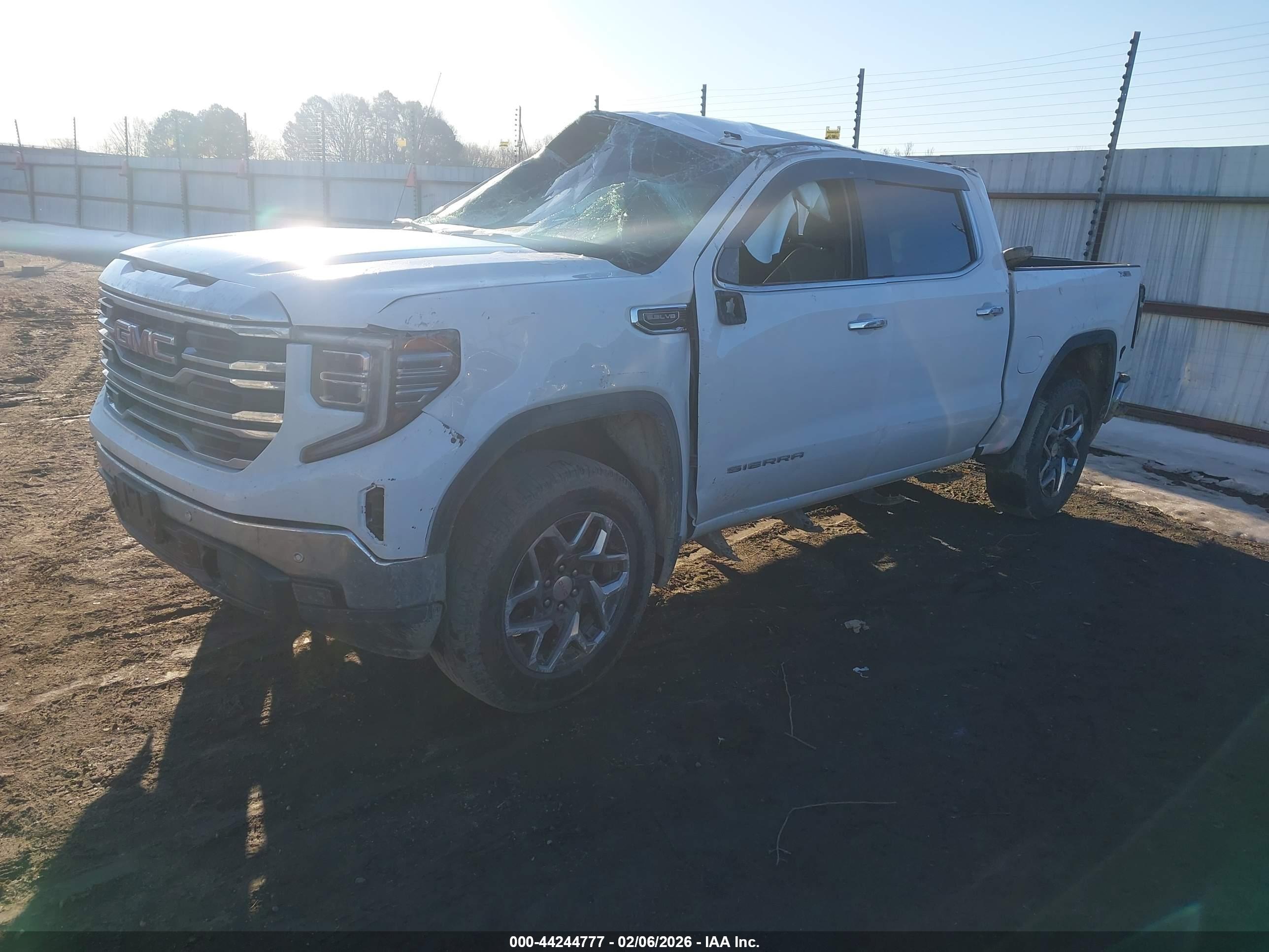GMC SIERRA image 2