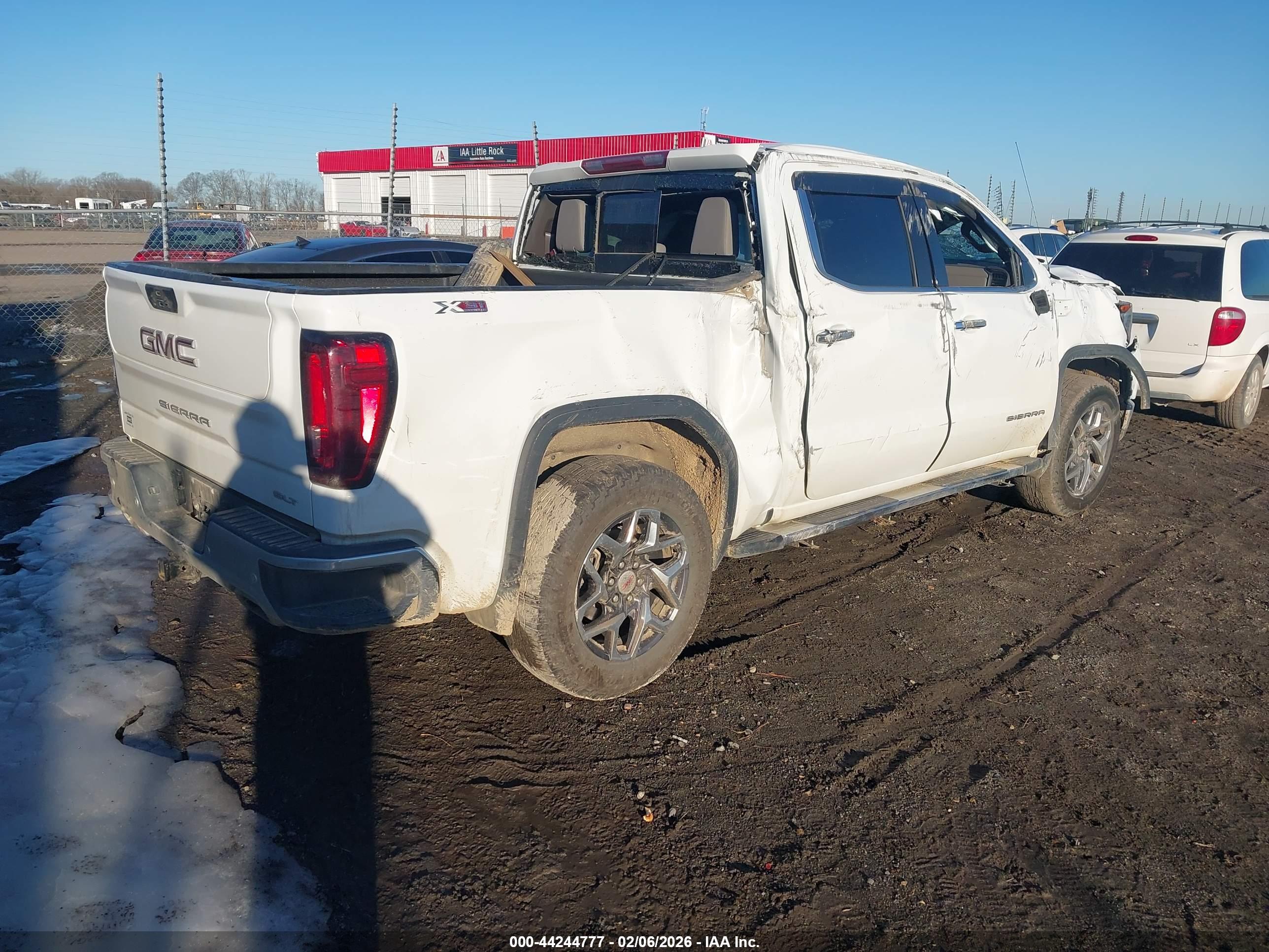 GMC SIERRA image 4