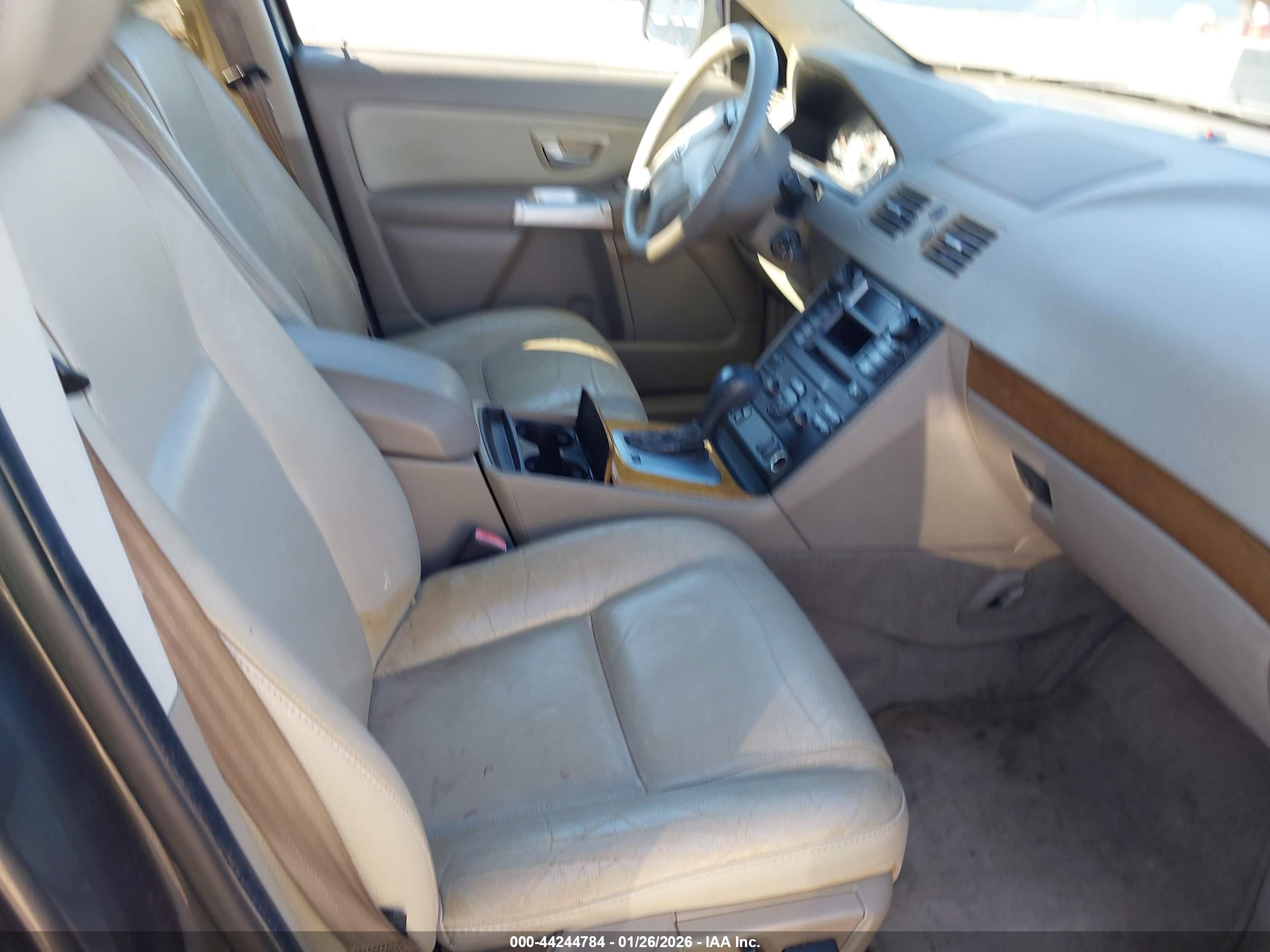 VOLVO XC90 image 5