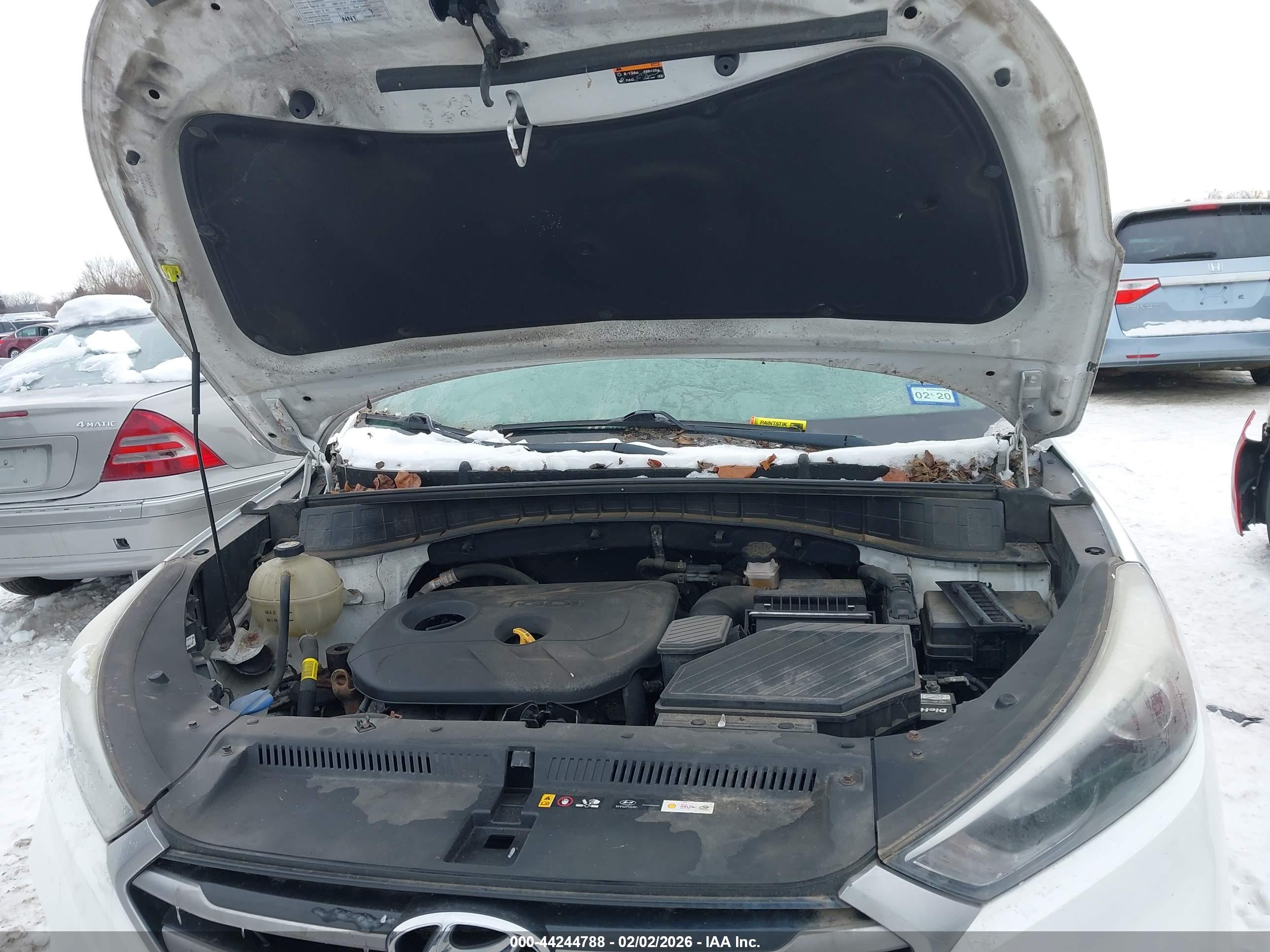 HYUNDAI TUCSON image 10