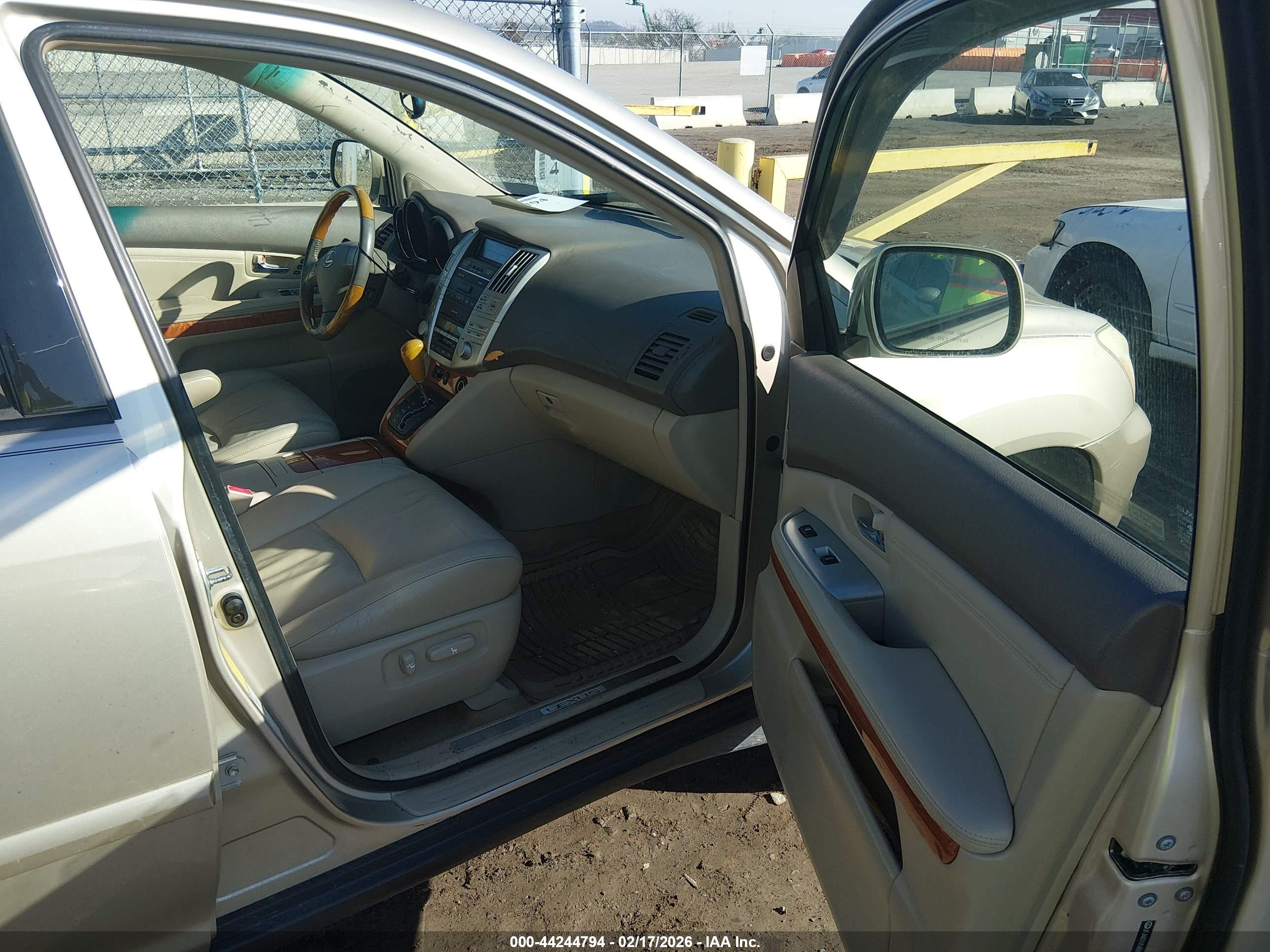 LEXUS RX image 5