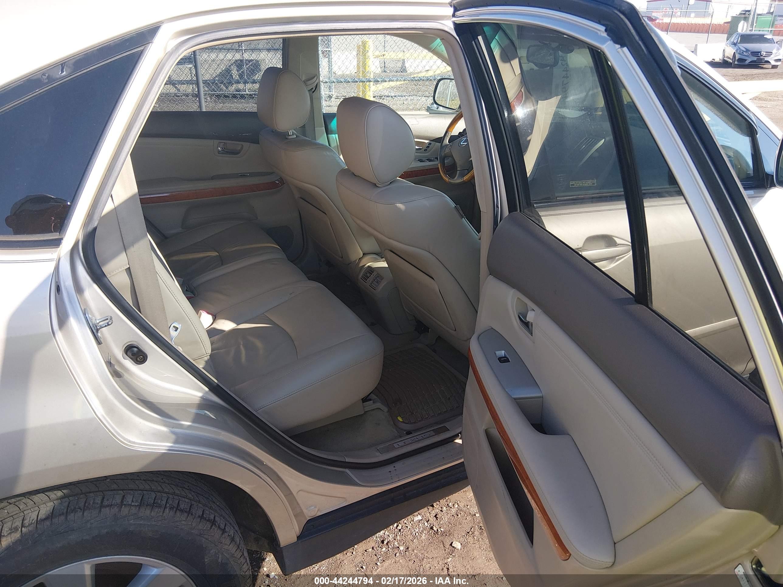 LEXUS RX image 8