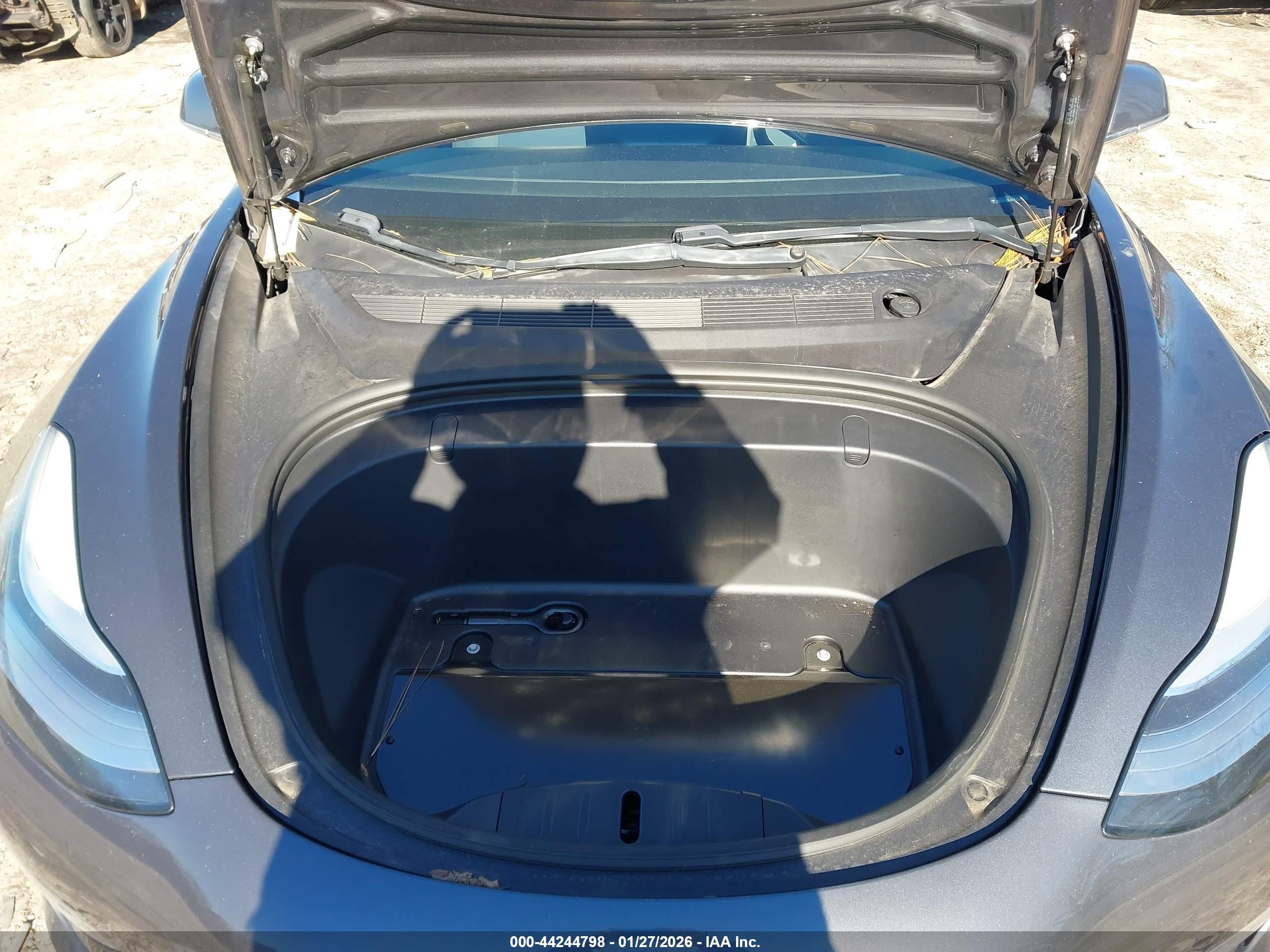 TESLA MODEL image 10