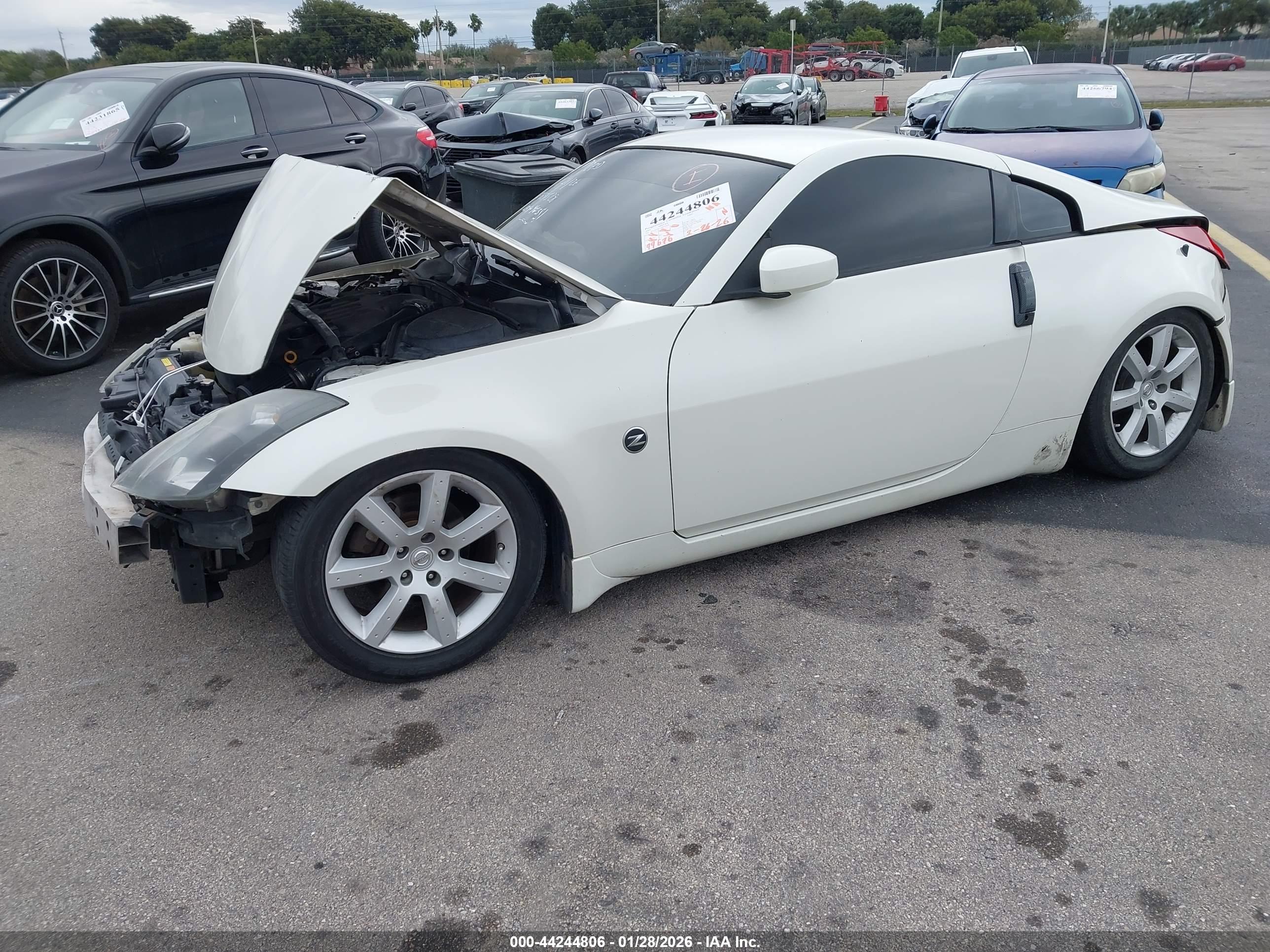 NISSAN 350Z image 2