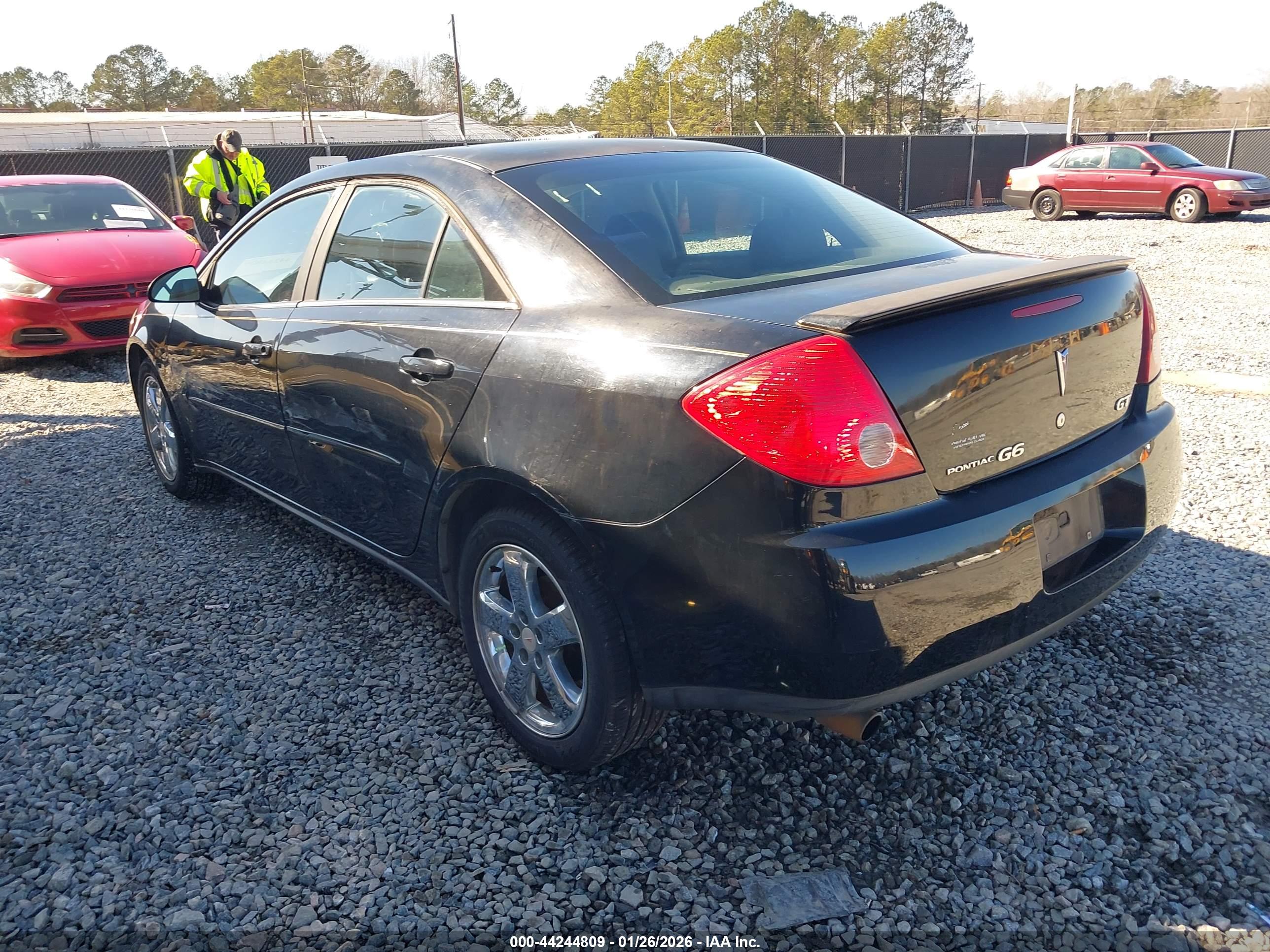 PONTIAC G6 image 3