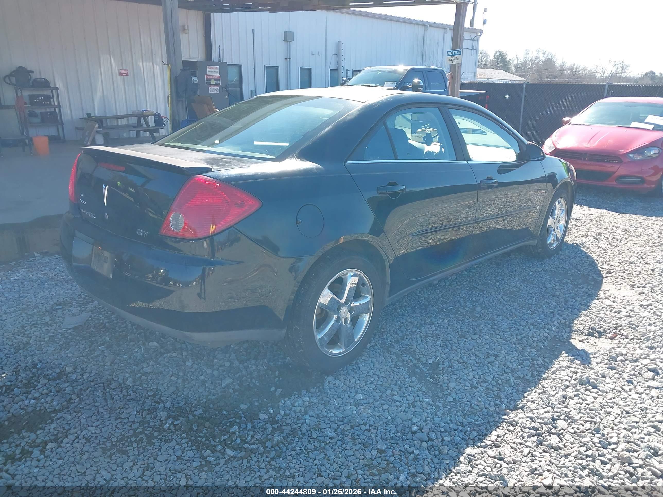 PONTIAC G6 image 4