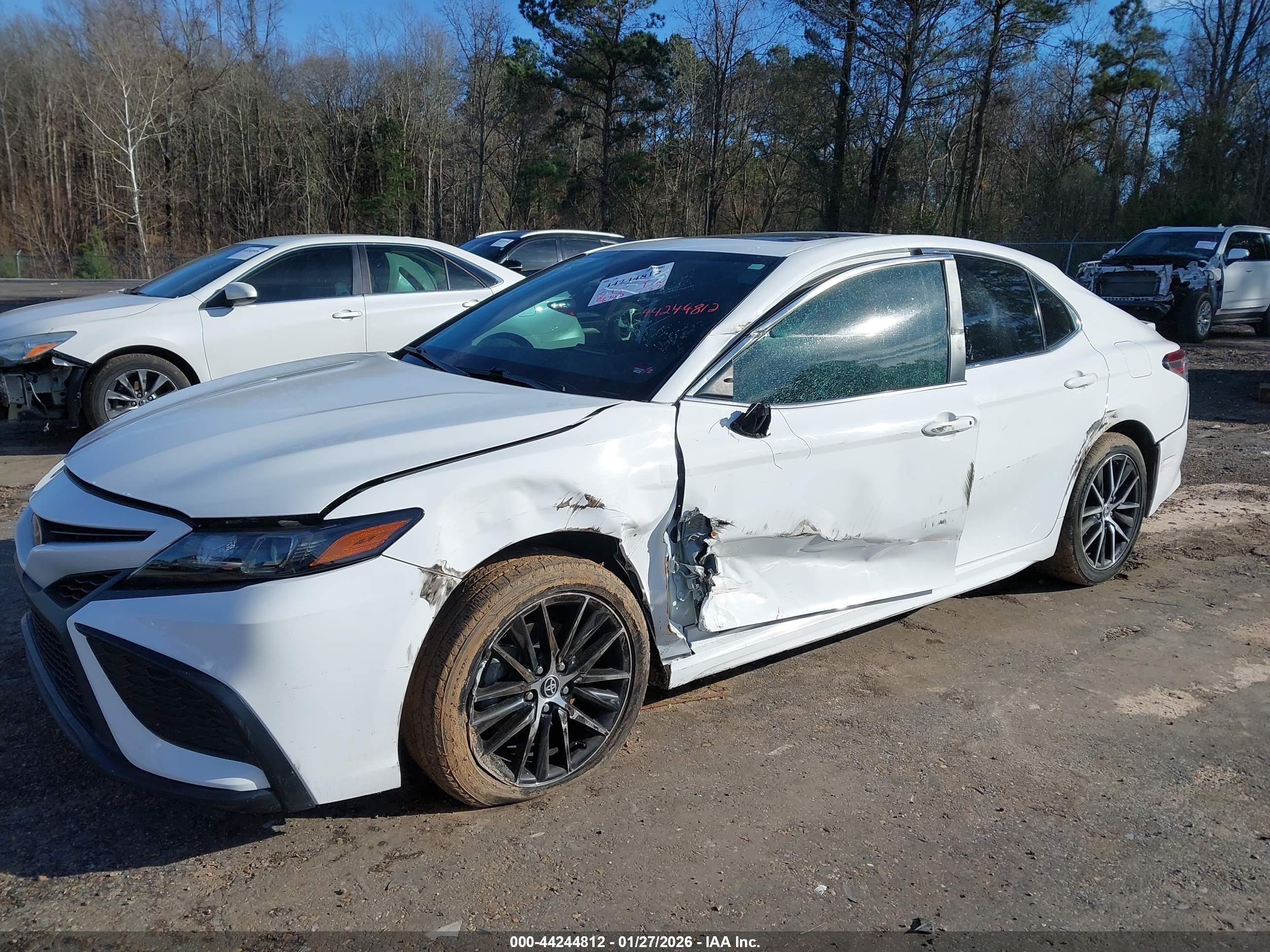 TOYOTA CAMRY image 6