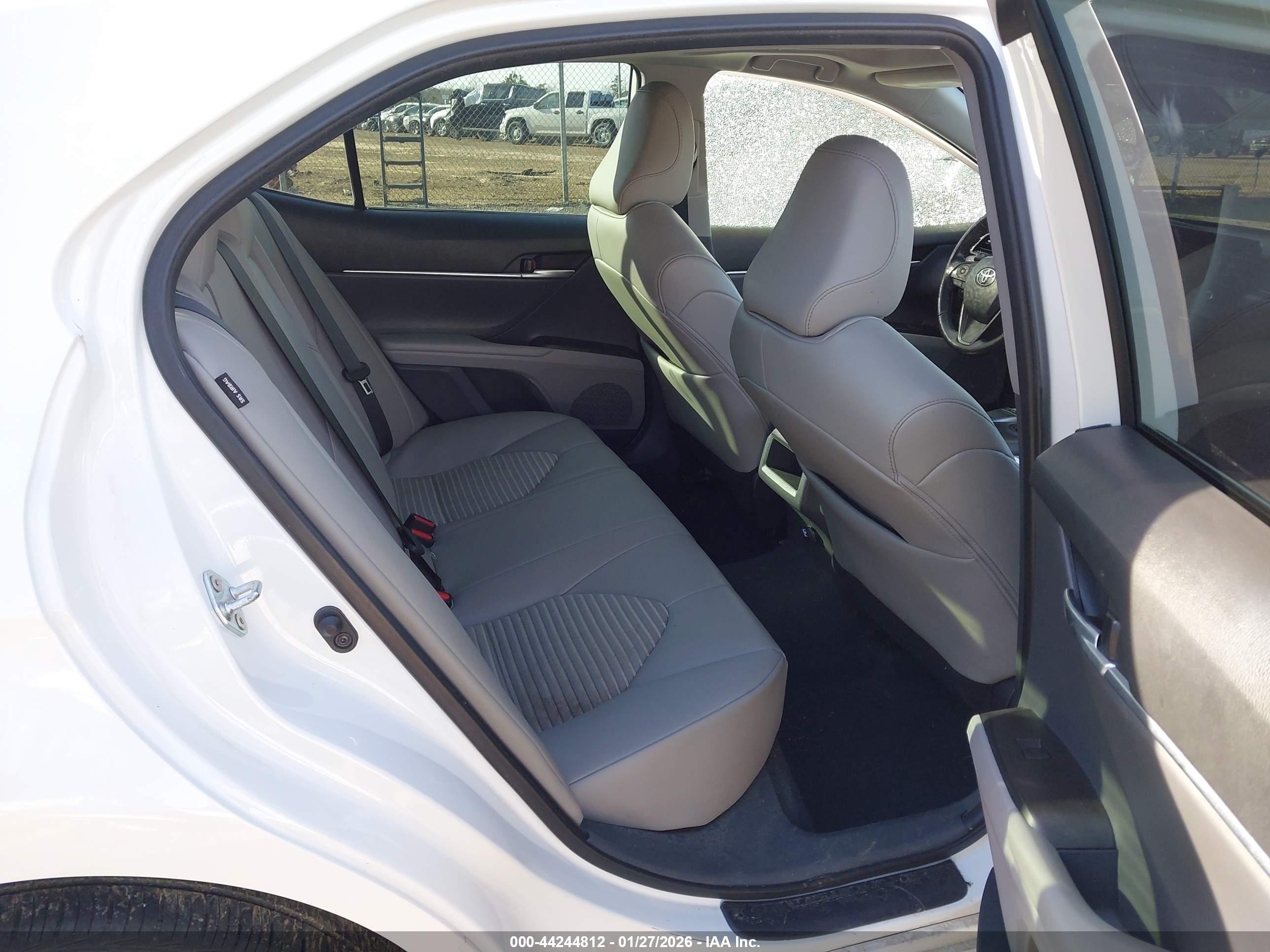 TOYOTA CAMRY image 8