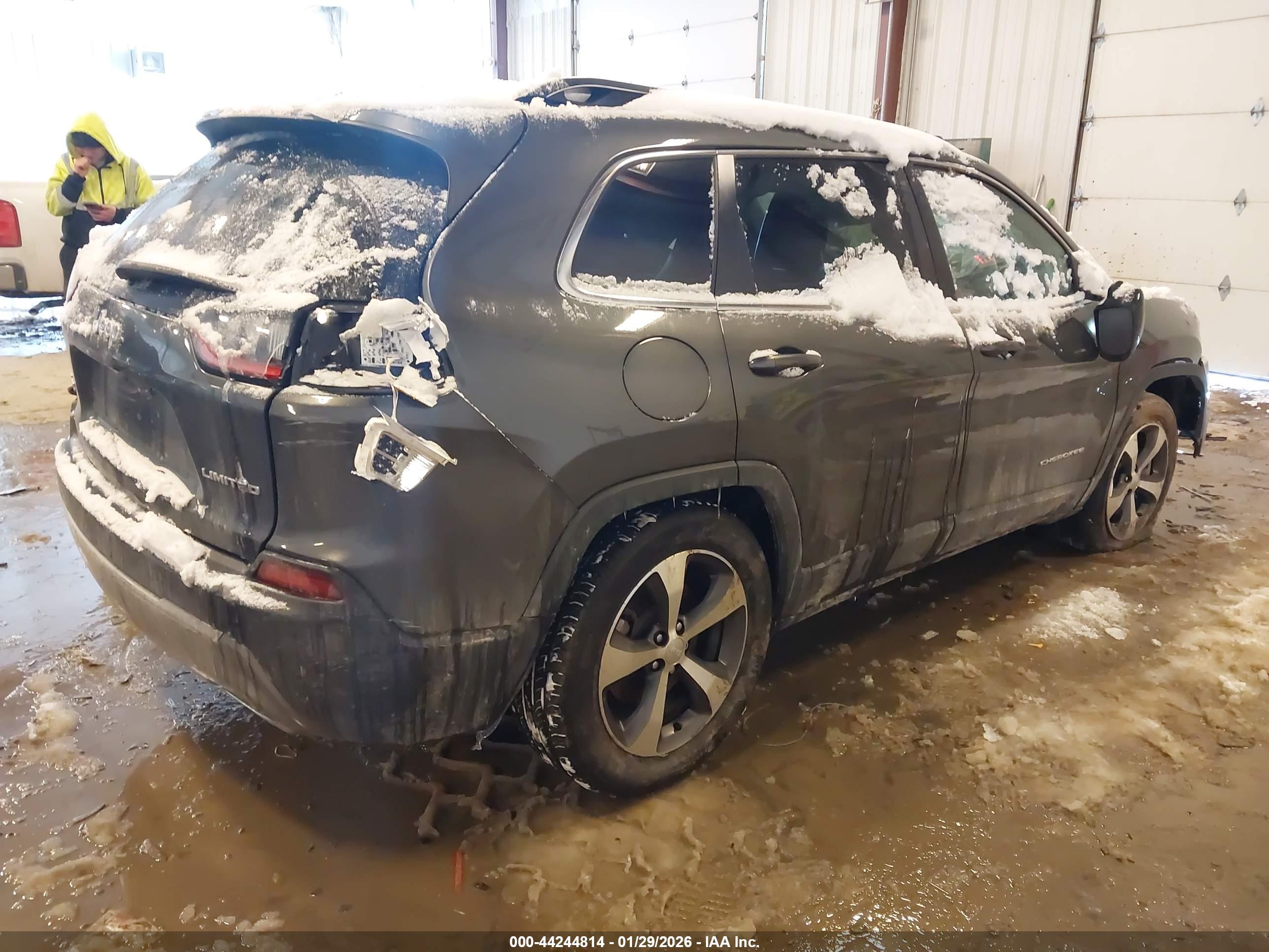 JEEP CHEROKEE image 4