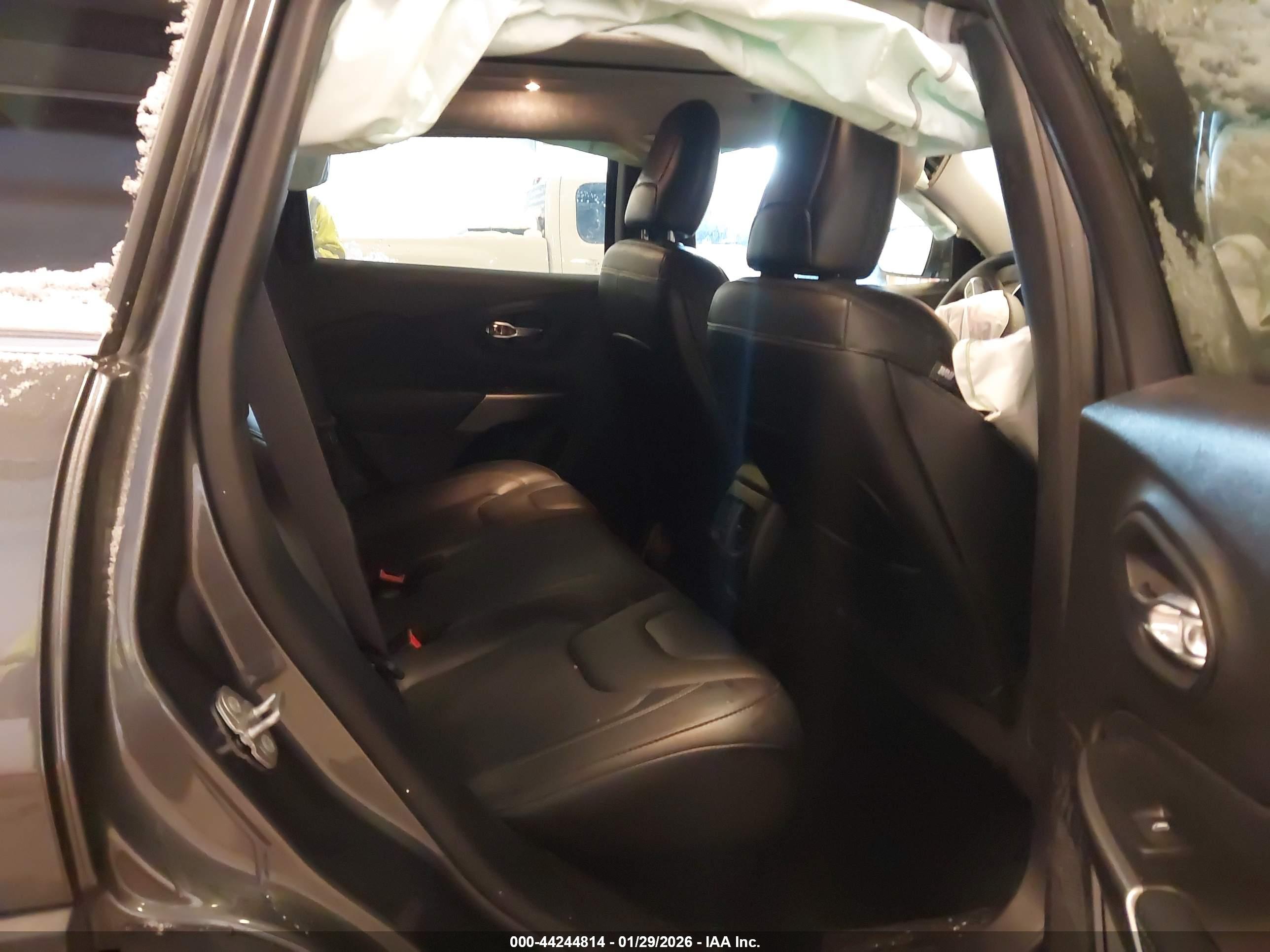 JEEP CHEROKEE image 8