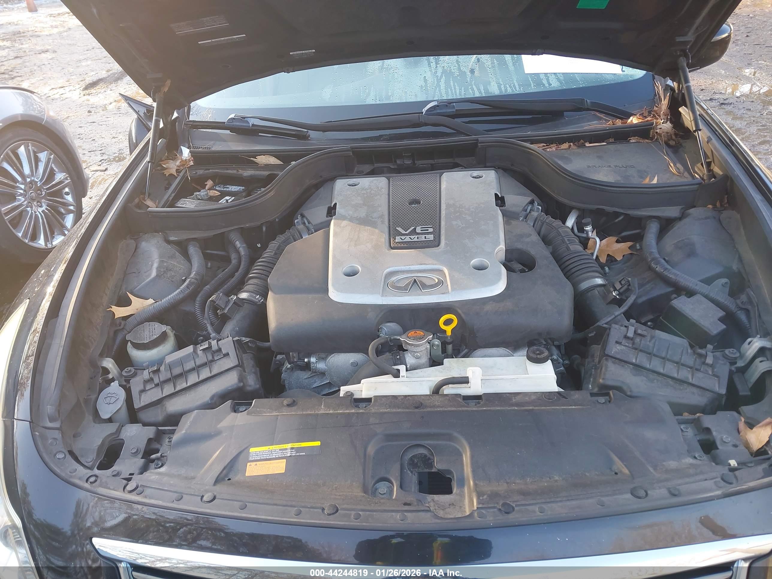 INFINITI Q40 image 10
