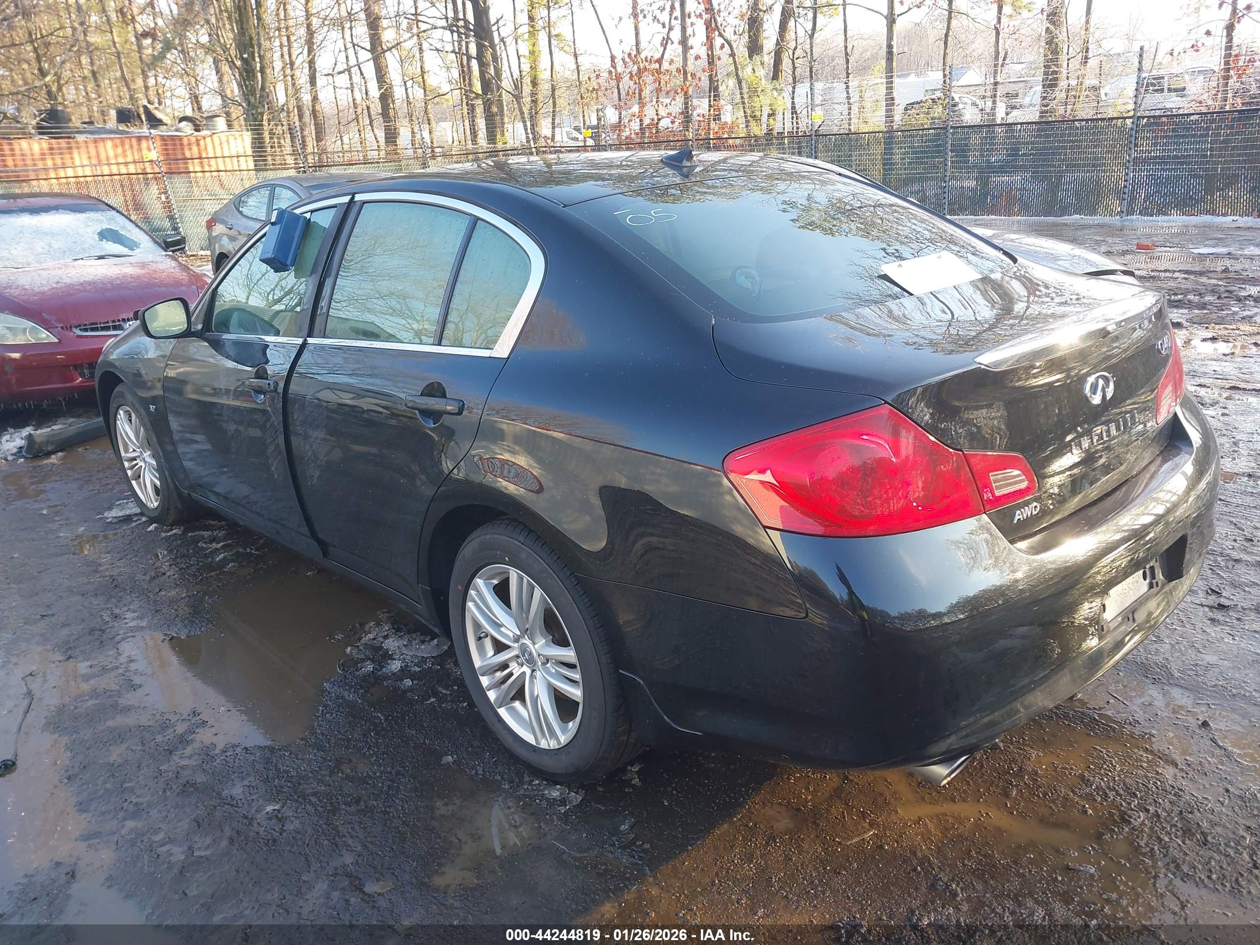 INFINITI Q40 image 3