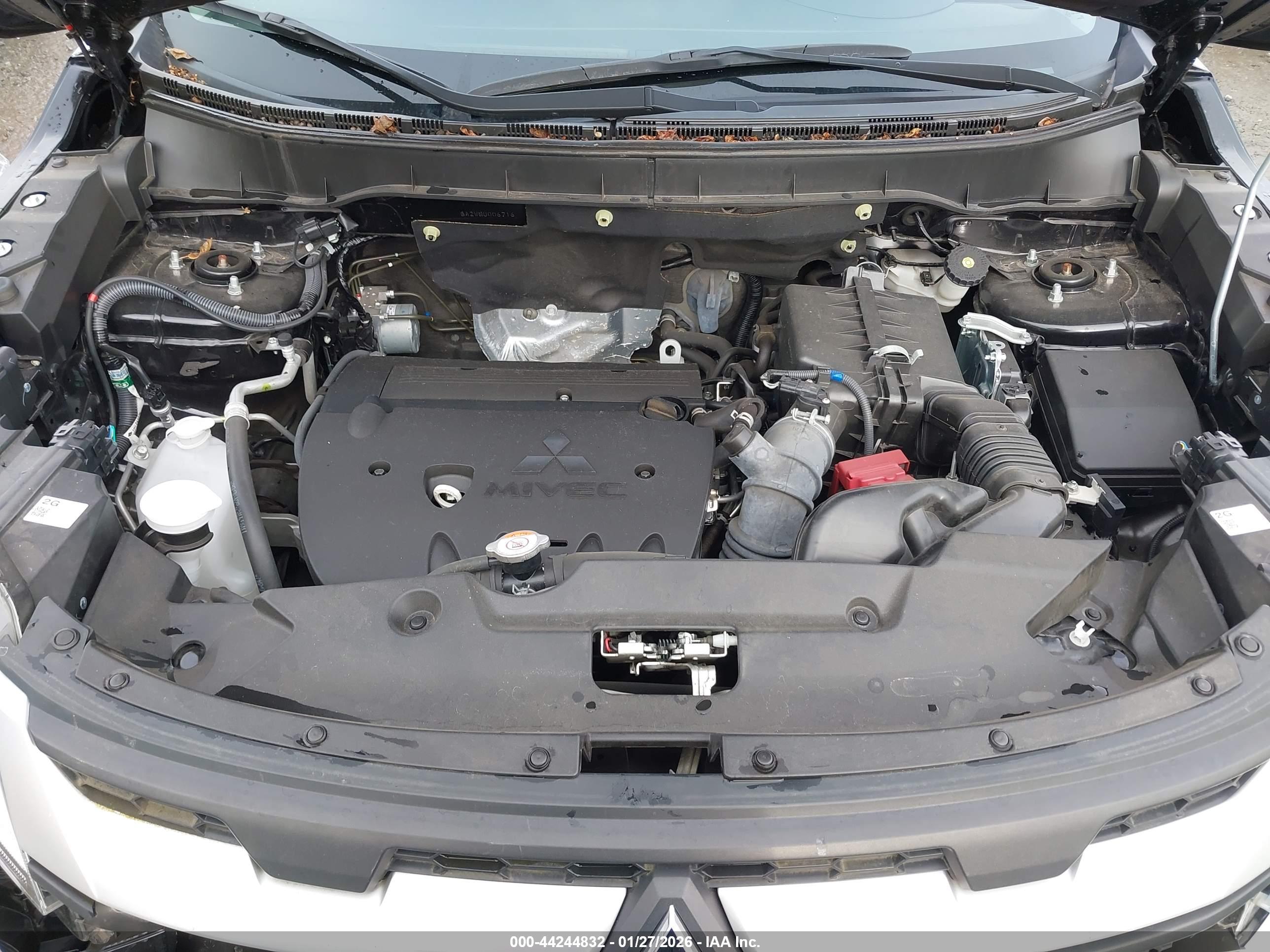 MITSUBISHI OUTLANDER image 10