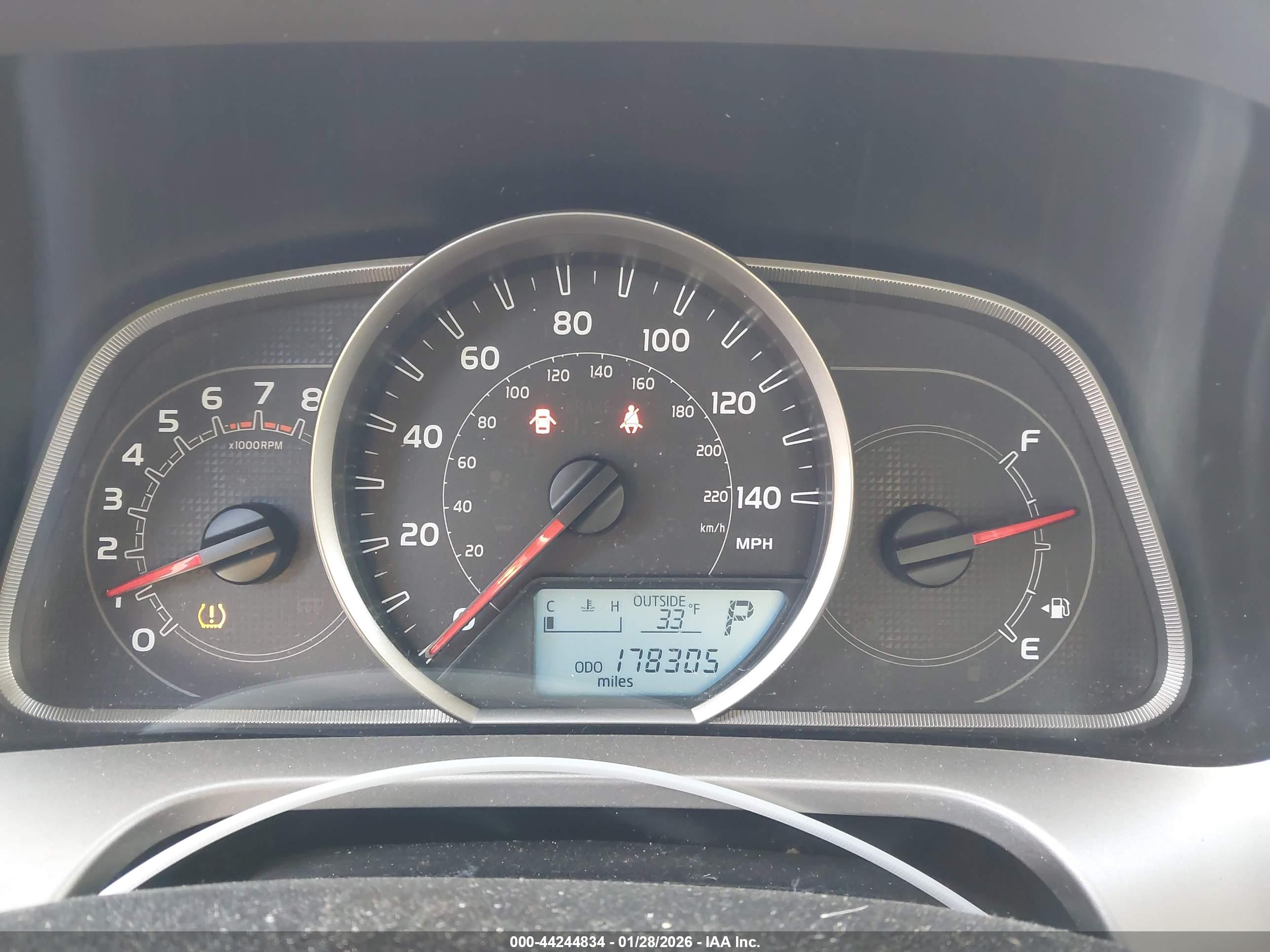 TOYOTA RAV4 image 7