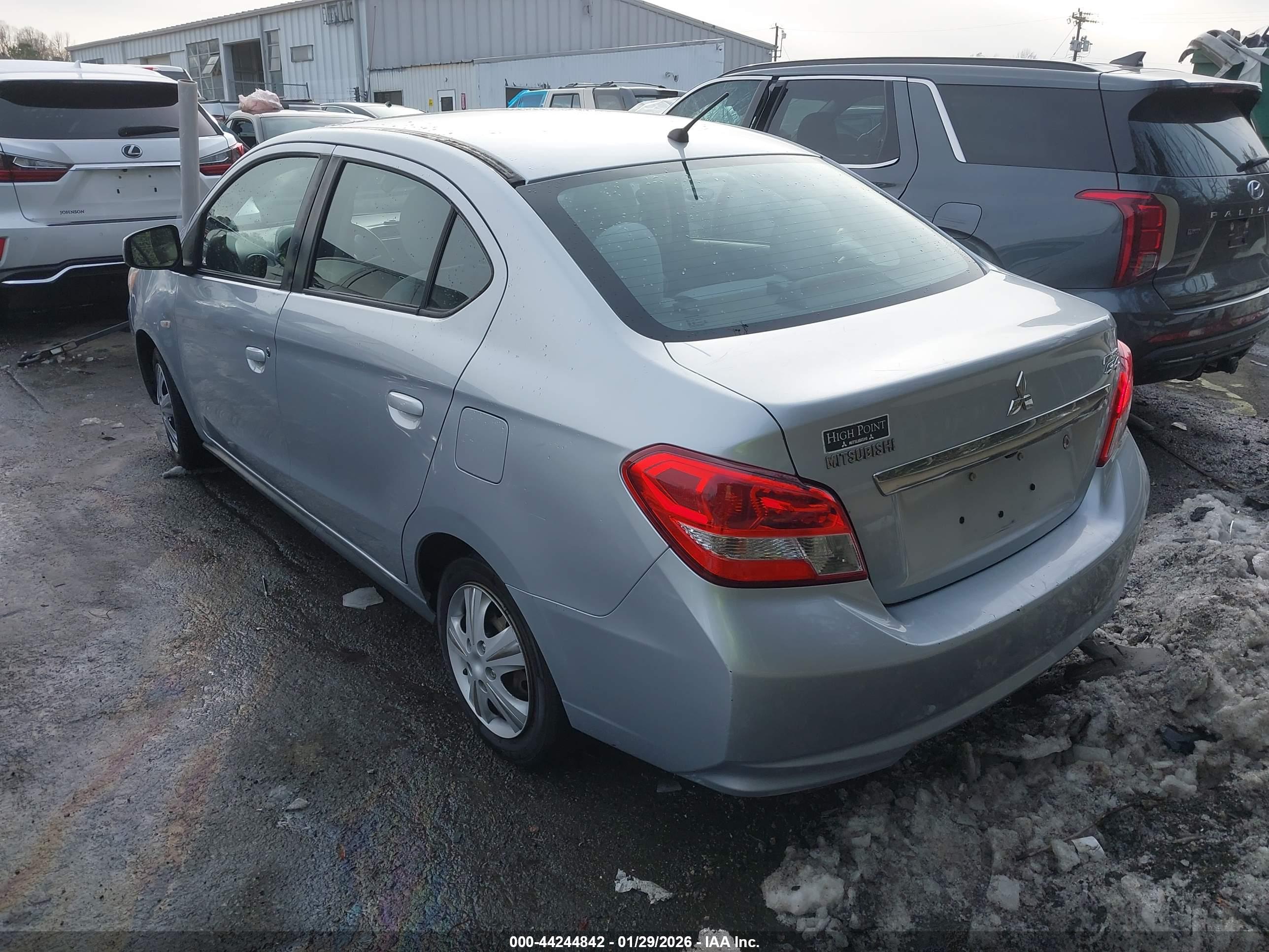 MITSUBISHI MIRAGE image 3