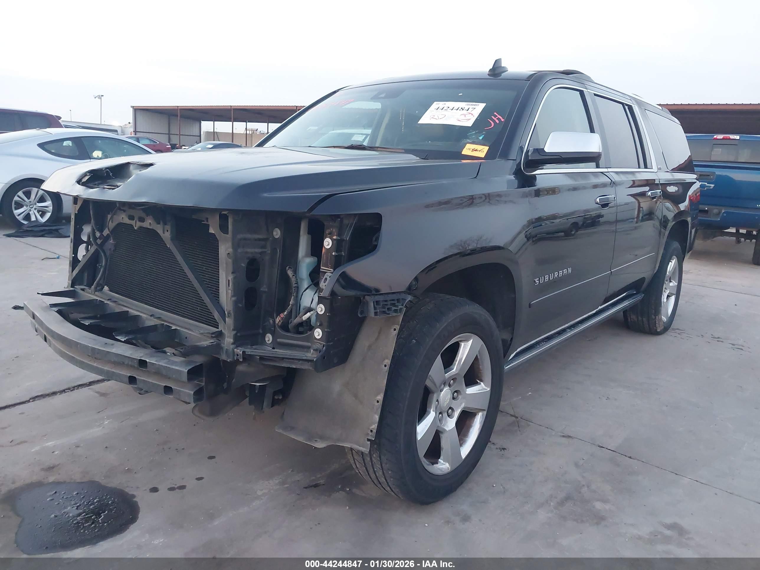CHEVROLET SUBURBAN image 2