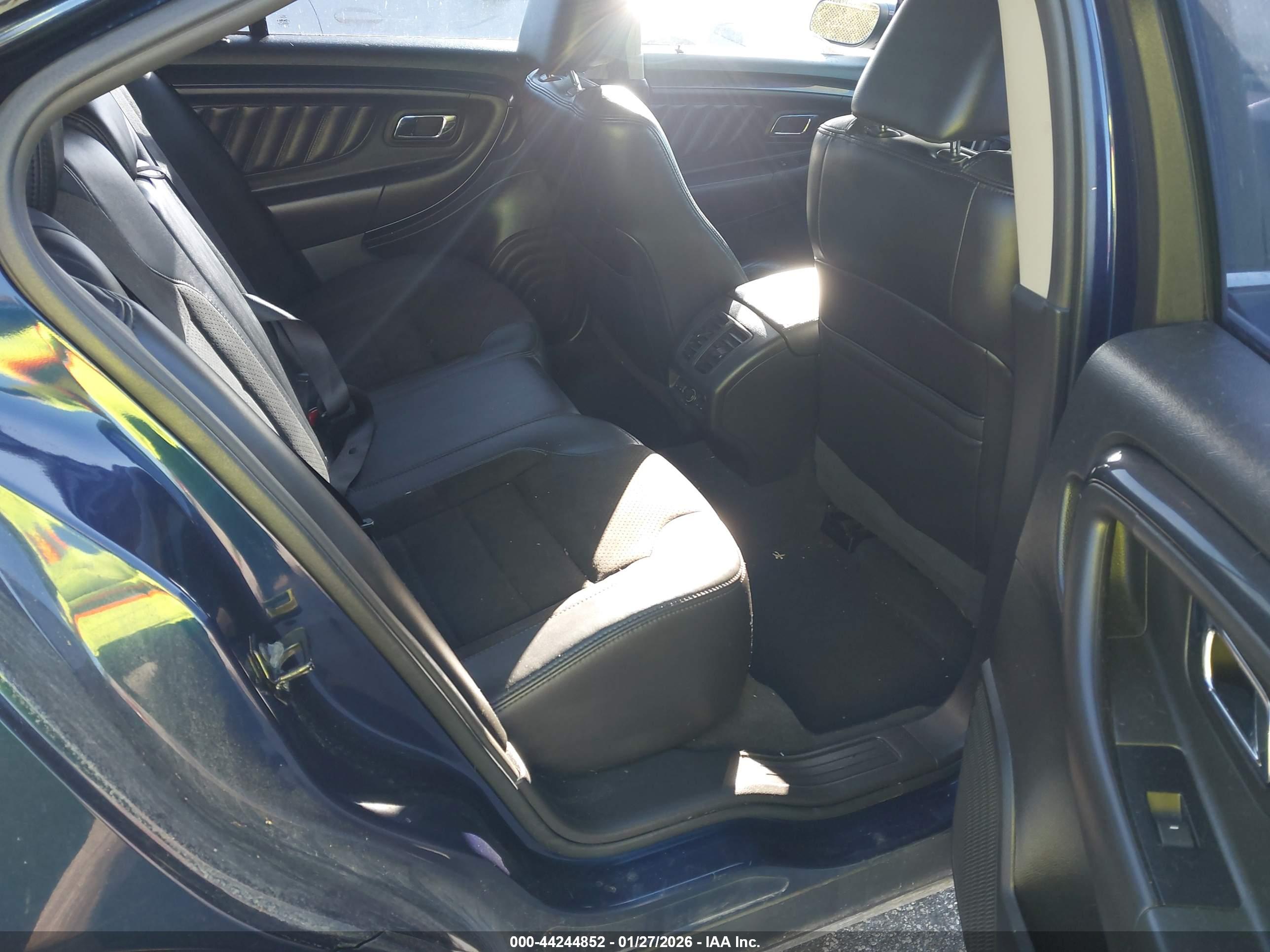 FORD TAURUS image 8