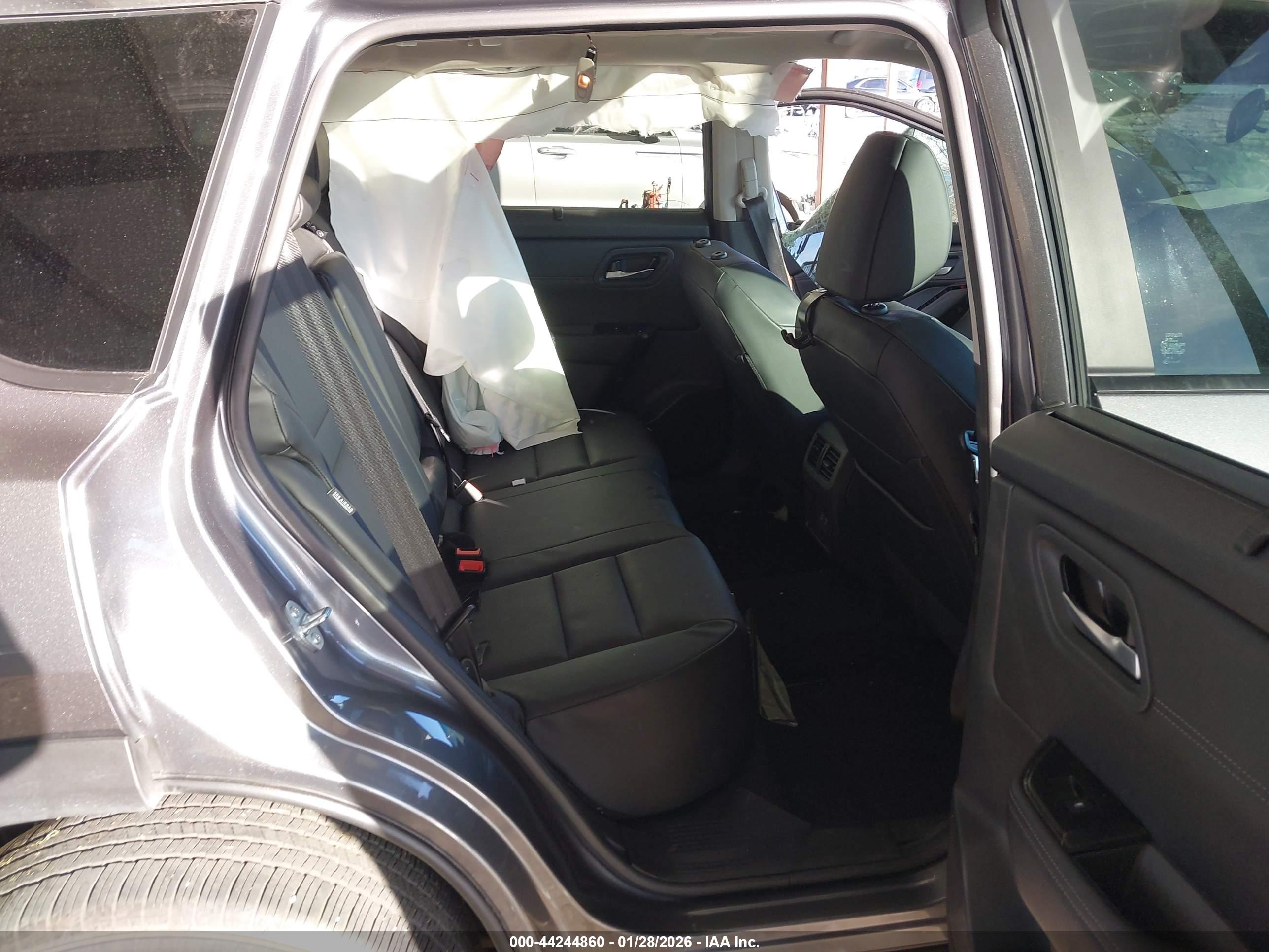 NISSAN ROGUE image 8