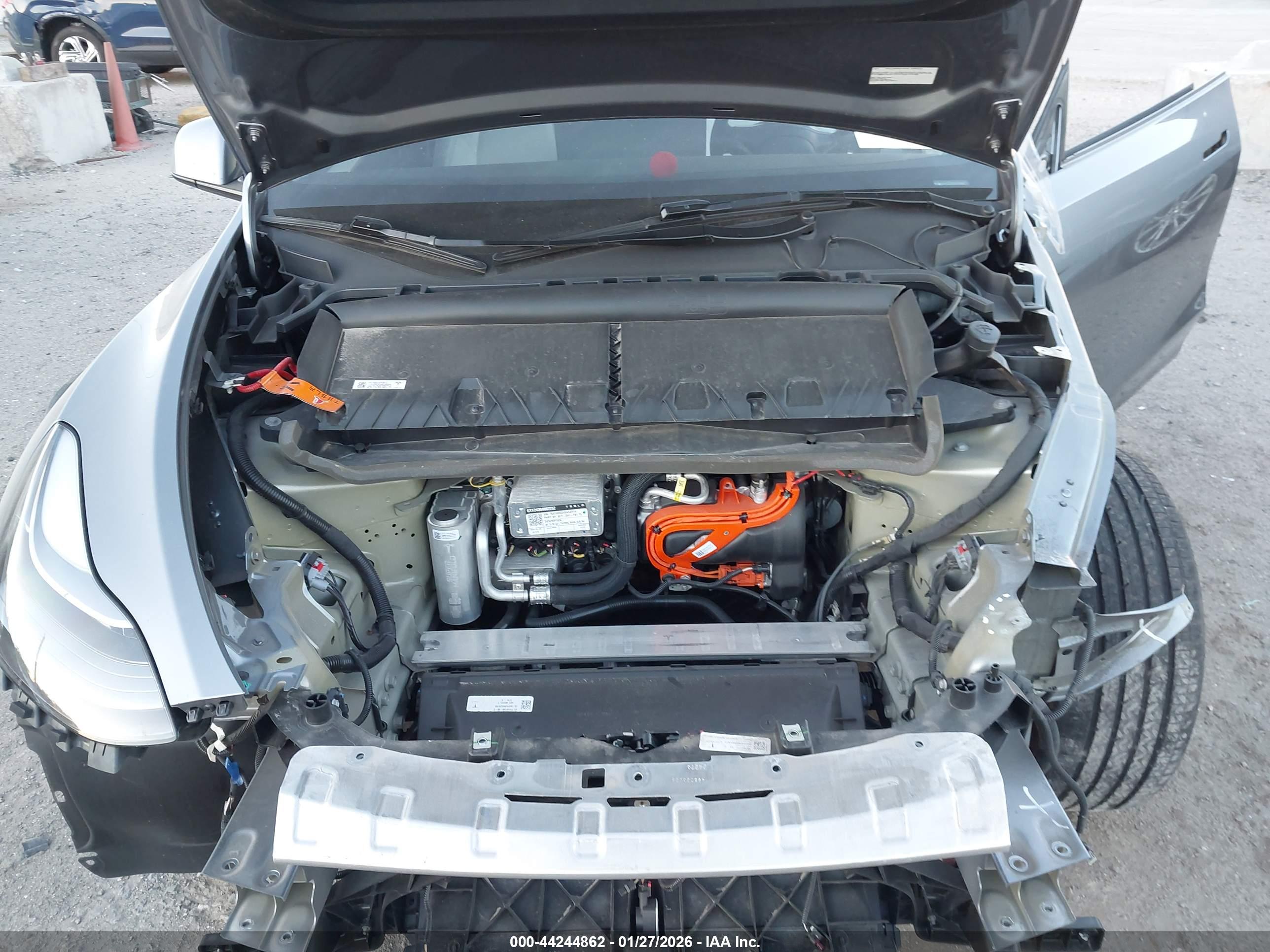 TESLA MODEL image 10