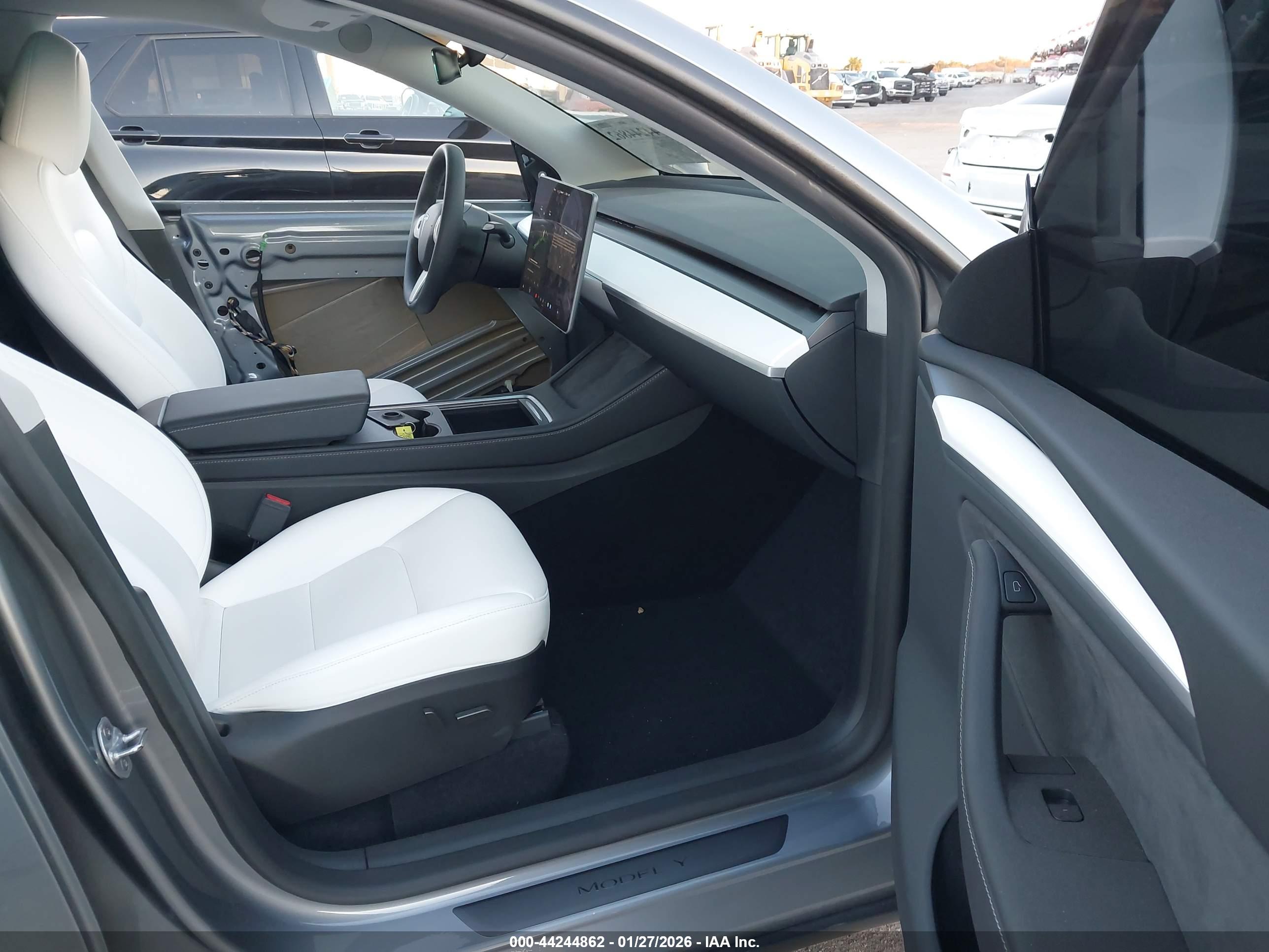 TESLA MODEL image 5