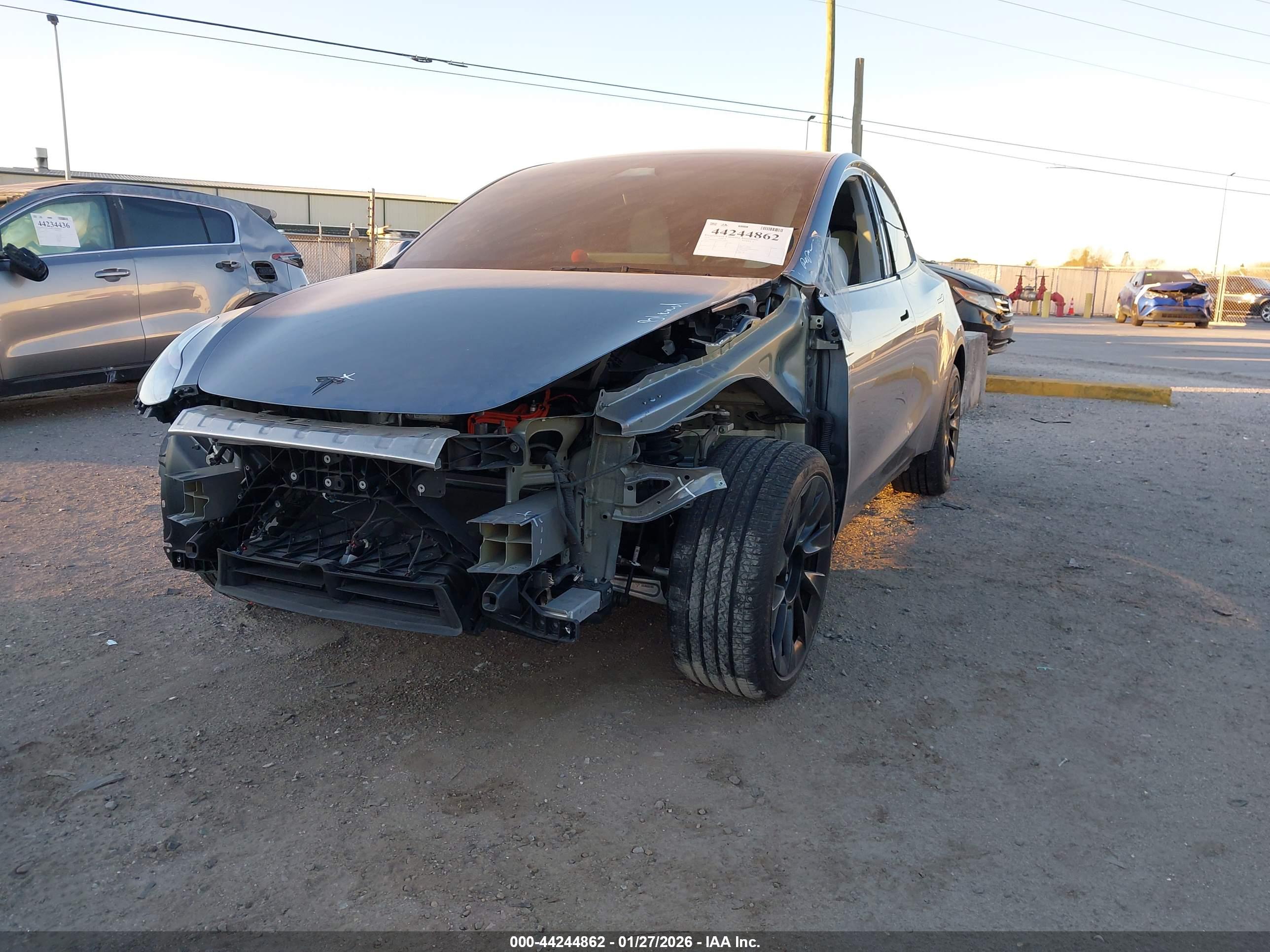 TESLA MODEL image 6