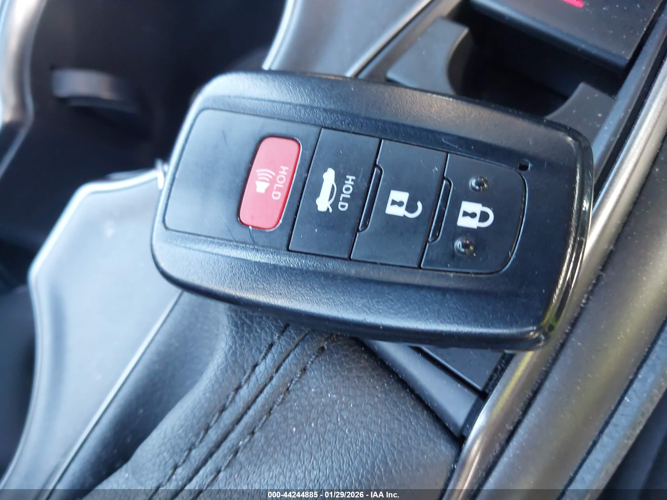 TOYOTA CAMRY image 11