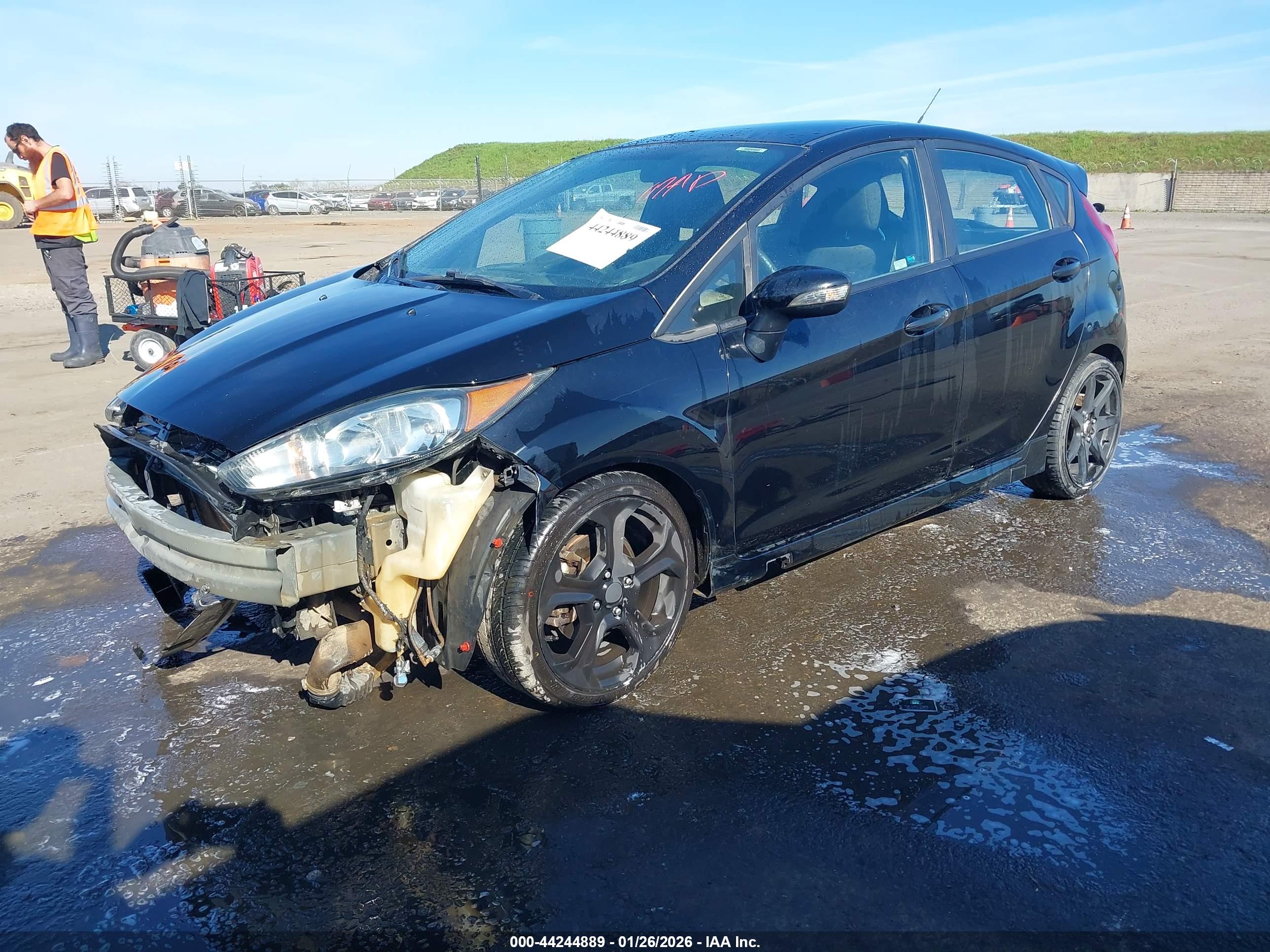 FORD FIESTA image 2