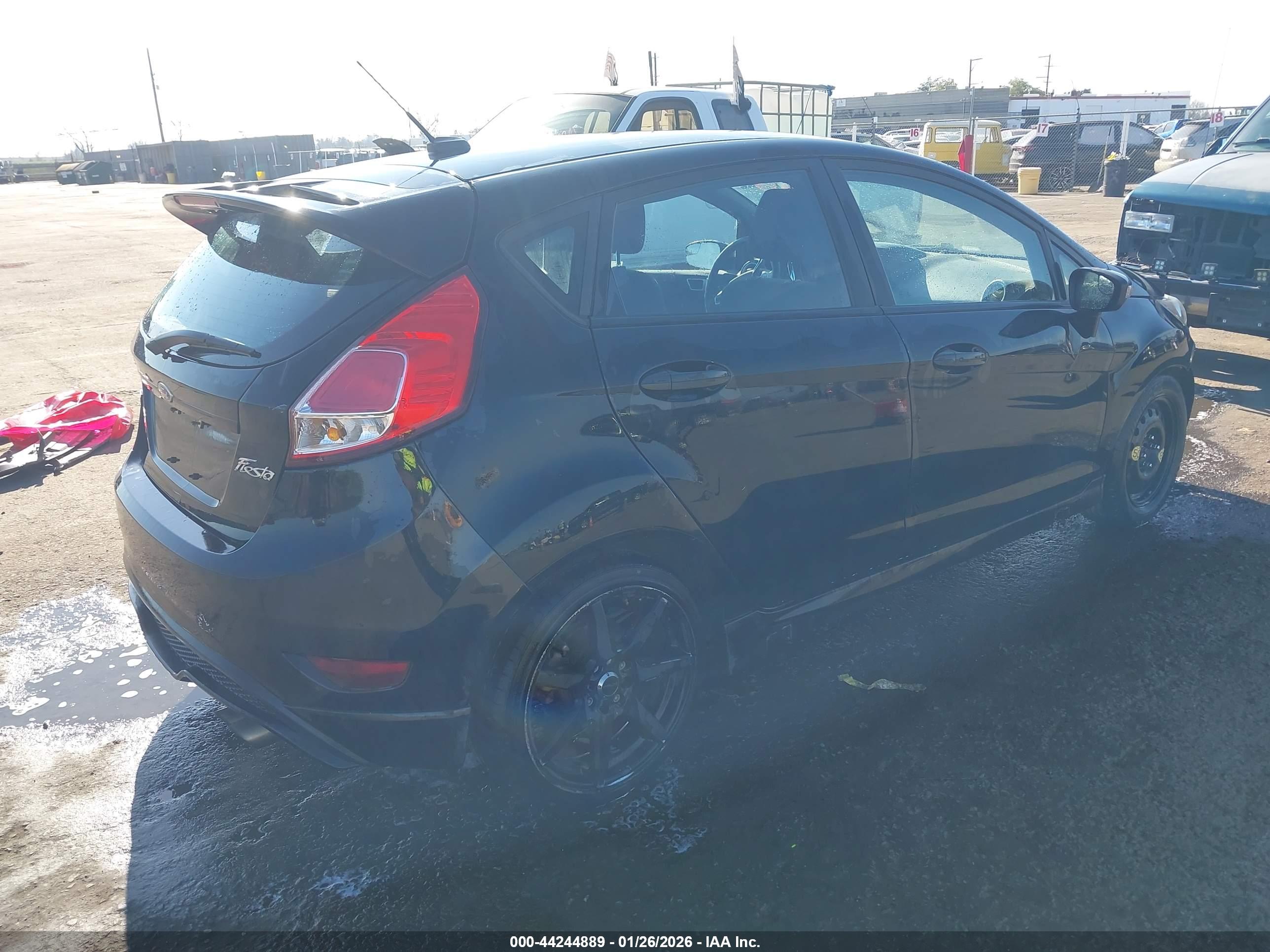 FORD FIESTA image 4