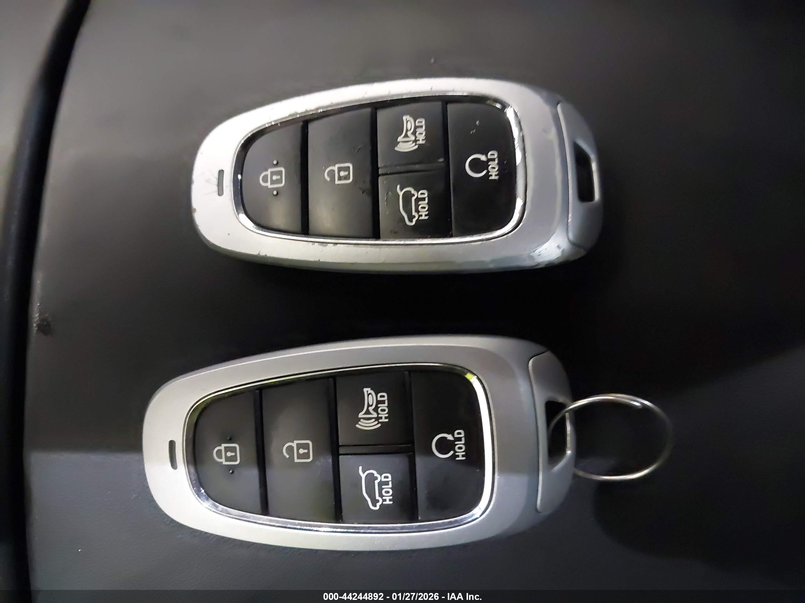 HYUNDAI SANTA image 11